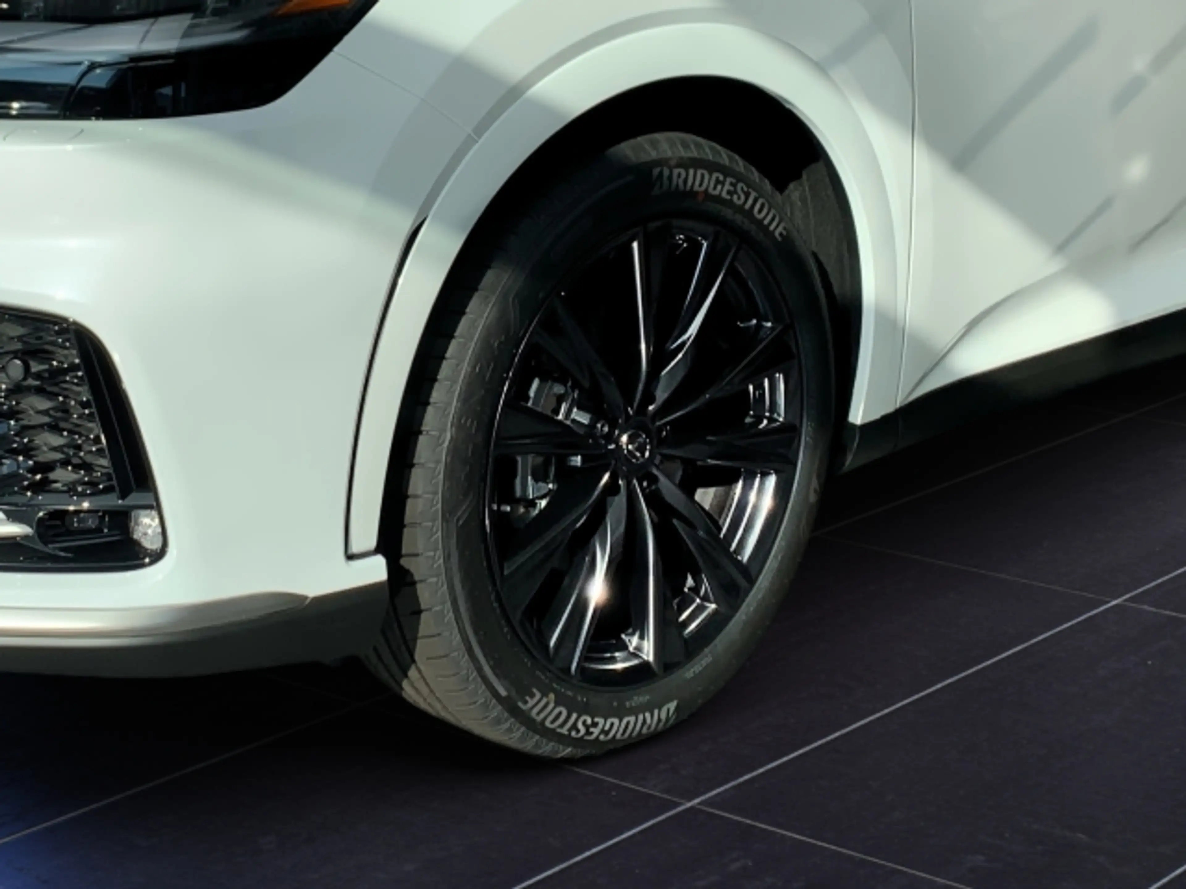 Lexus RX 450h RX SUV F Sport Design 450h+ stufenlose Automatik — photo 4