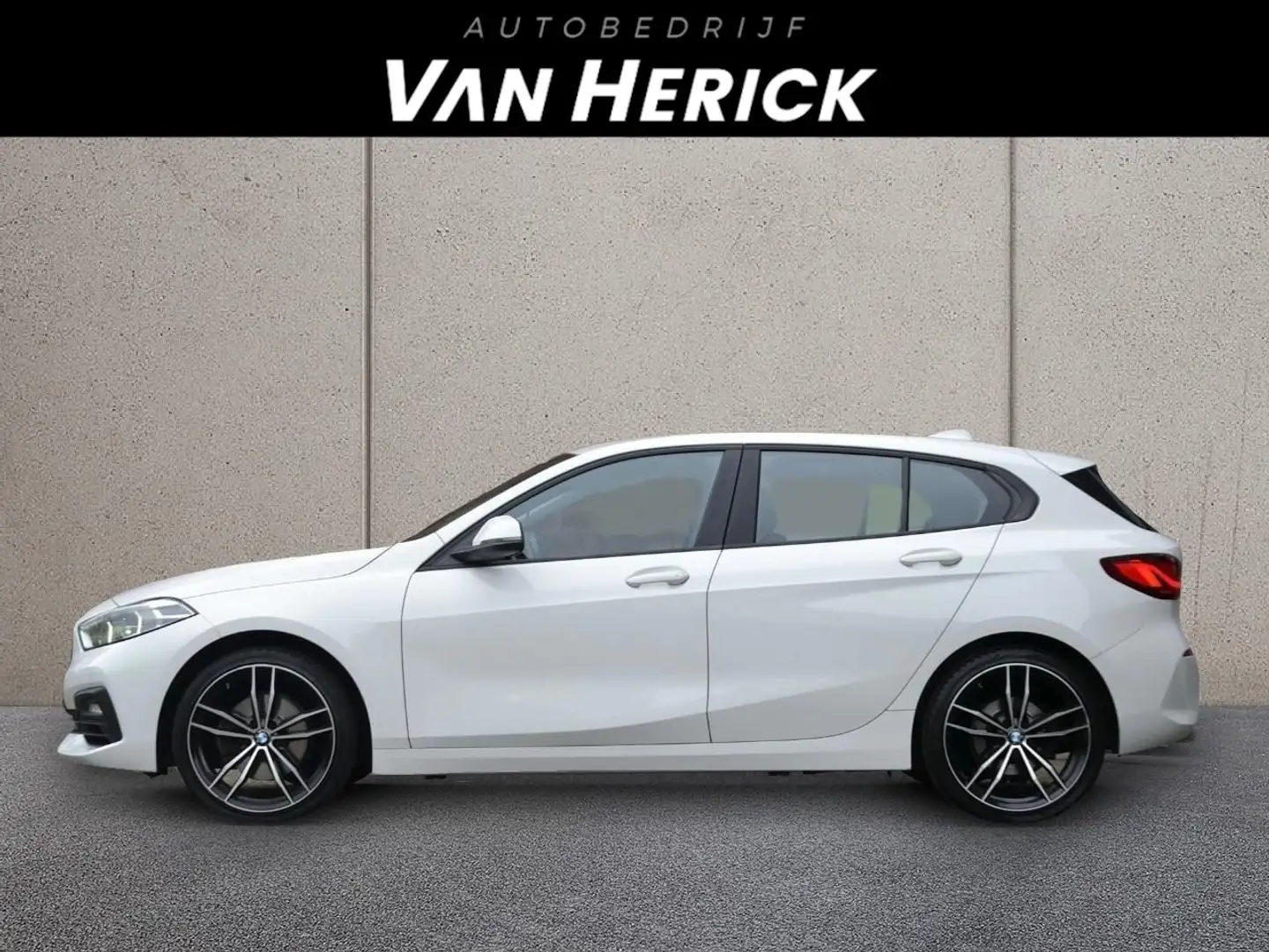 BMW 118 1-serie 118i Executive Edition | Virtual cockpit | Wit - 2