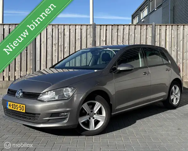 Volkswagen Golf 1.2 TSI Highline/Nw APK/Bluetooth/Navi/