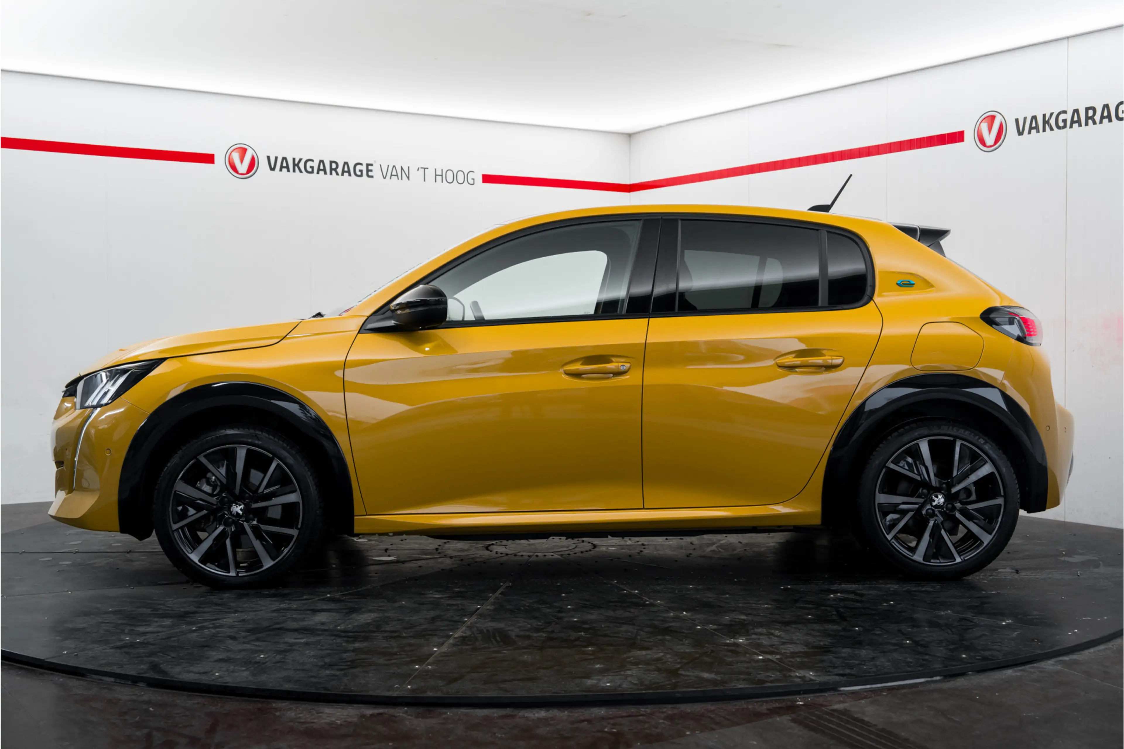 Peugeot e-208 GT Pack warmtepomp + ACC + 11 kW 3-fase + GT — photo 13