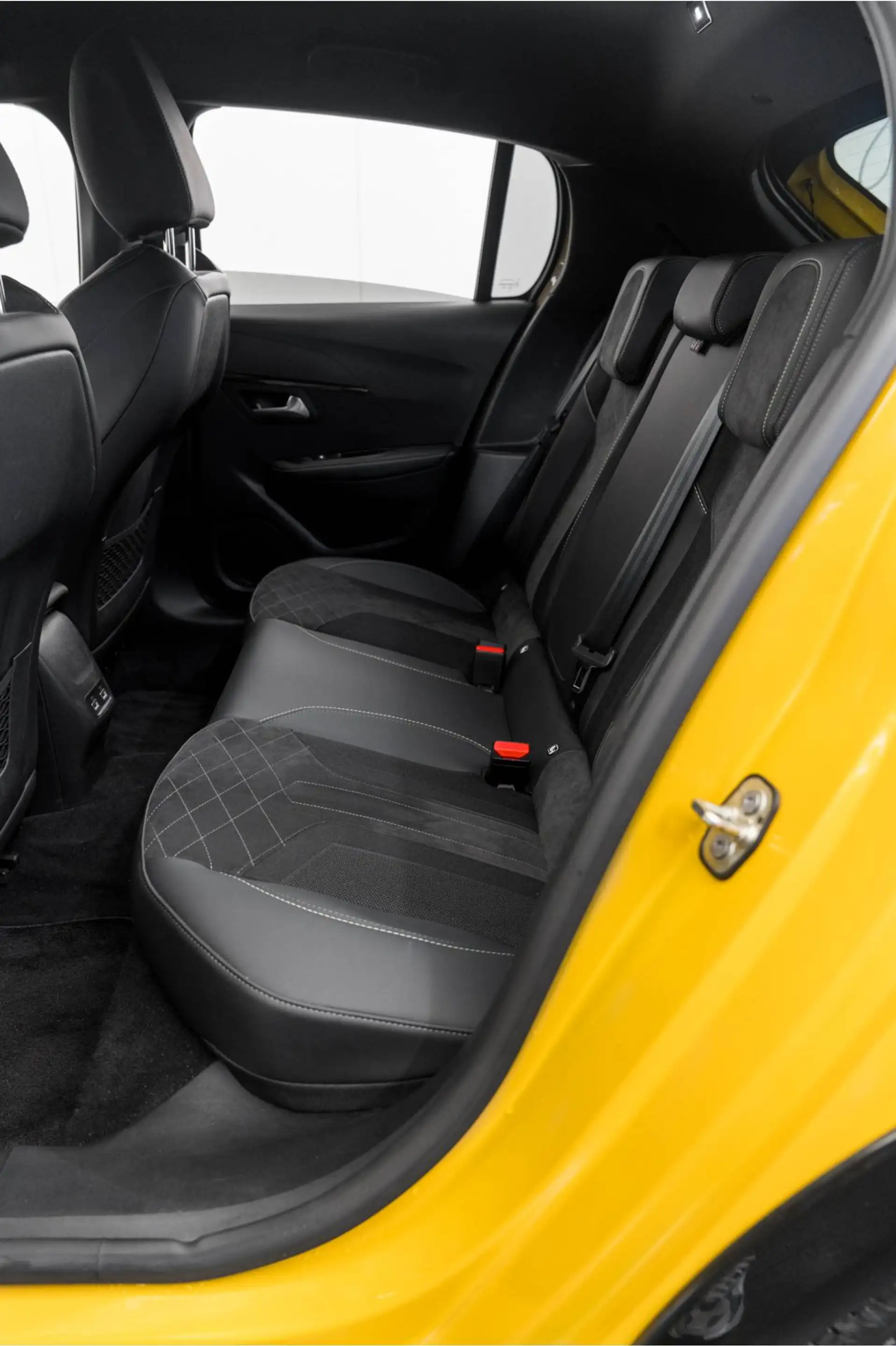 Peugeot e-208 GT Pack warmtepomp + ACC + 11 kW 3-fase + GT — photo 15