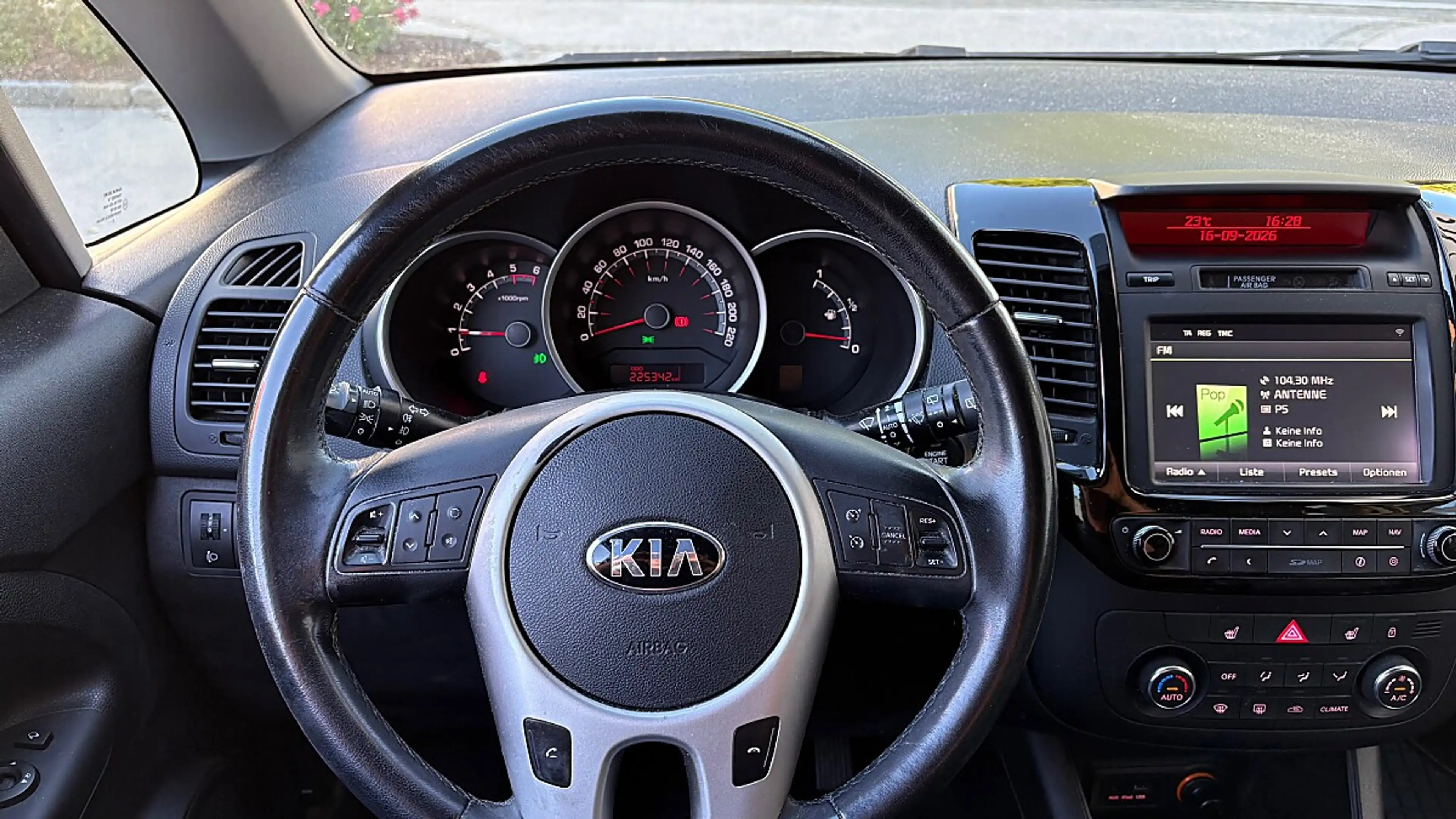 Kia Venga 1,4 CRDi ISG Gold — photo 11