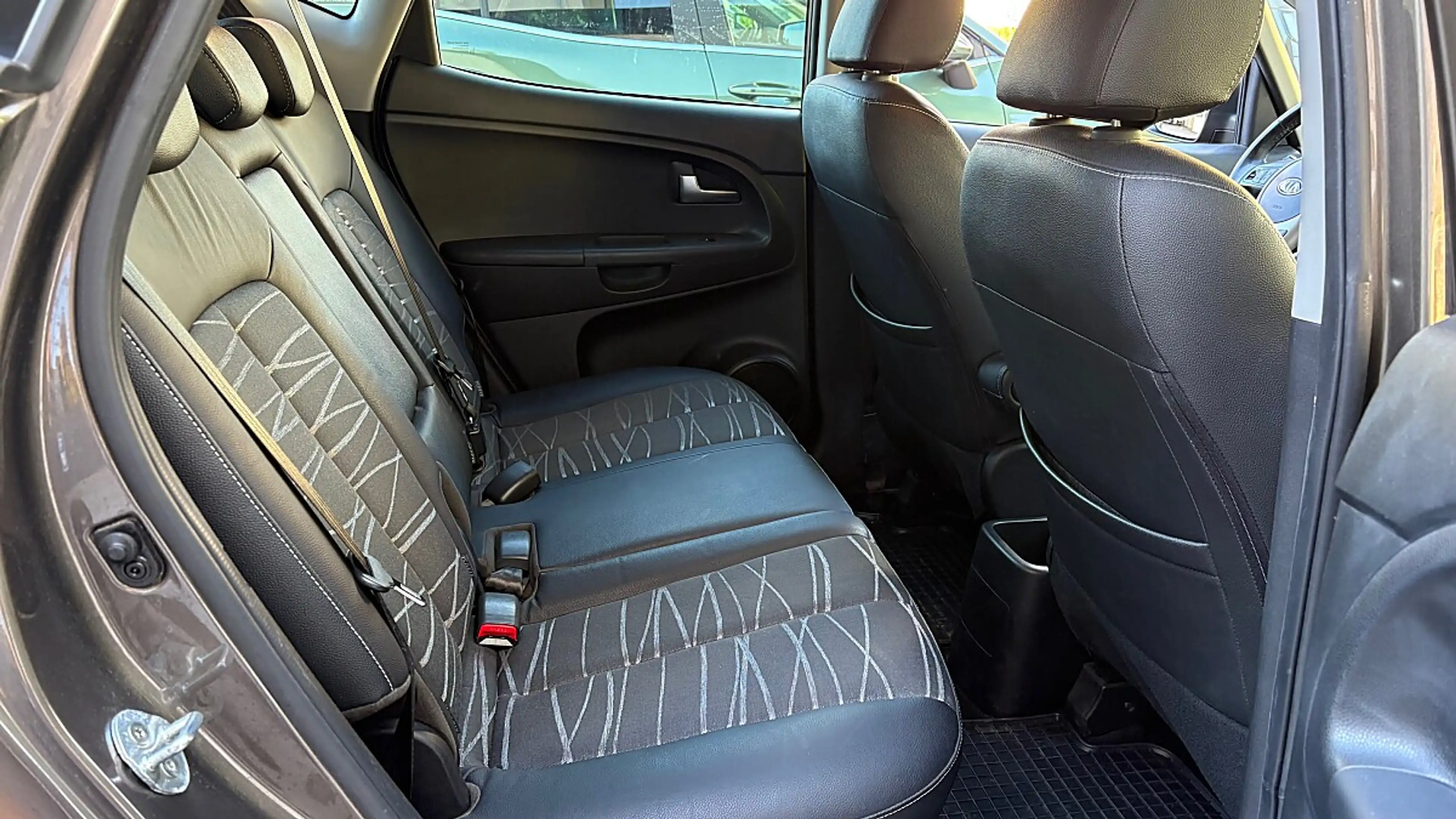 Kia Venga 1,4 CRDi ISG Gold — photo 7
