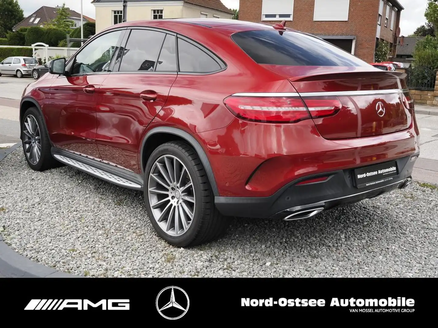 Mercedes-Benz GLE 350 d 4M COUPÉ AMG STANDHZG PANO NIGHT DISTR Rouge - 2