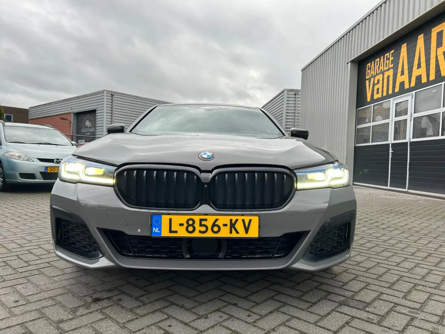 BMW 545 5-serie 545e xDrive Business Edition Plus | NL AUT Szürke - 2