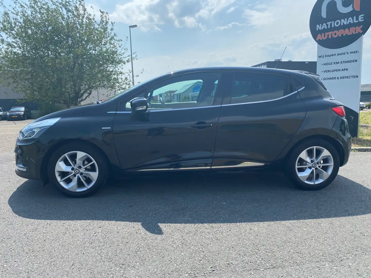 Renault Clio 2018 * 0.9 TCe Limited * LED * LMV * Euro 6 Zwart - 2