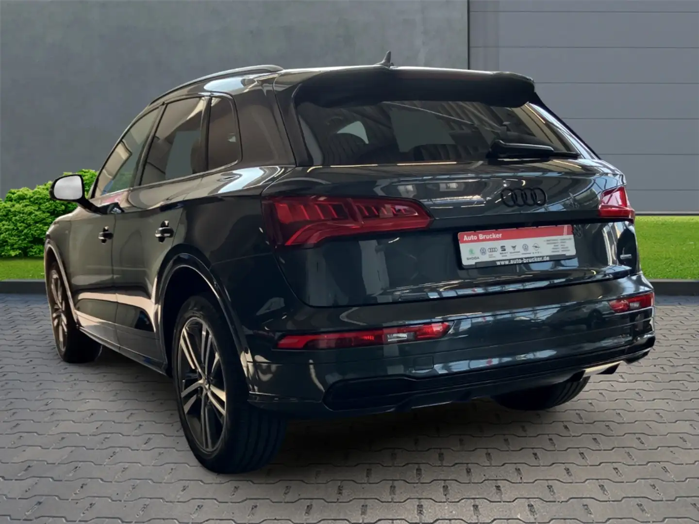 Audi Q5 45 TDI quattro sport 3.0 S line+Navigationssystem+ Šedá - 2