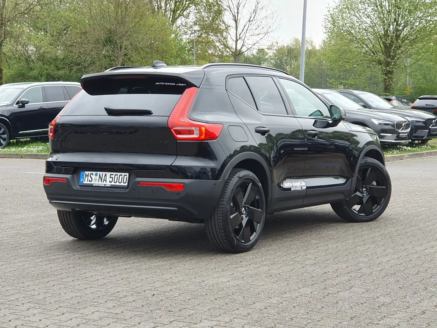 Volvo XC40 XC40 B3 Autom. Plus Black Edition Schwarz - 2