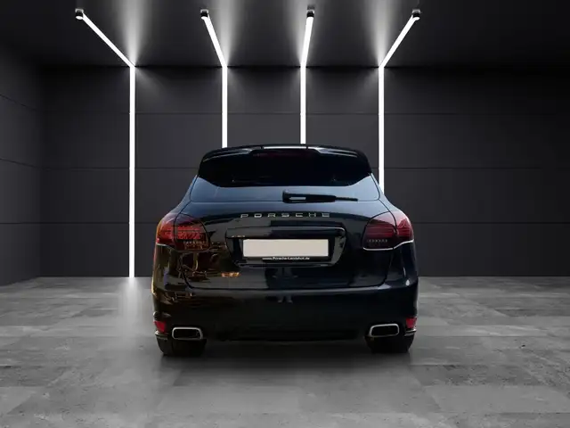Porsche Cayenne view 4