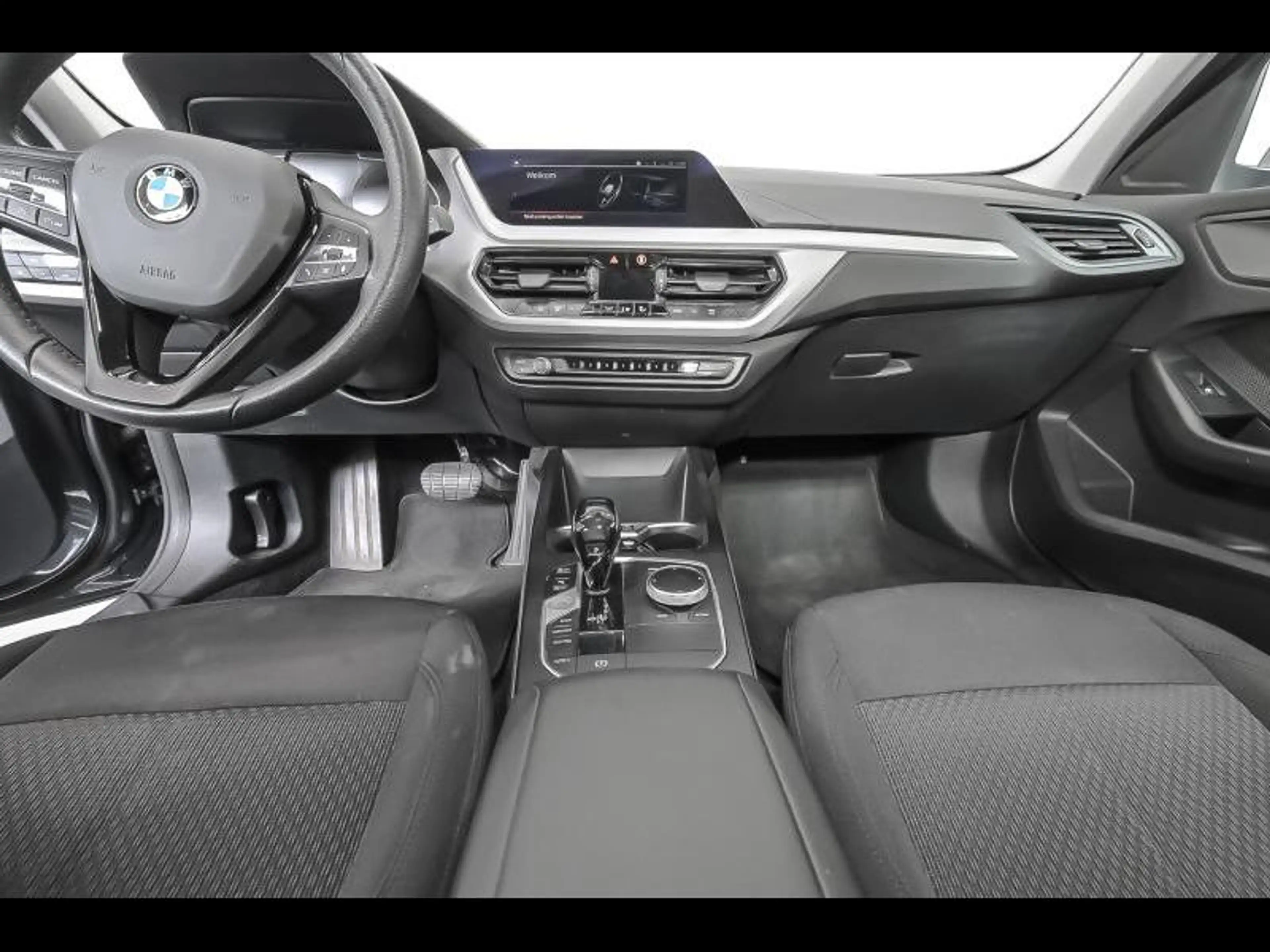 BMW 118 i — photo 6