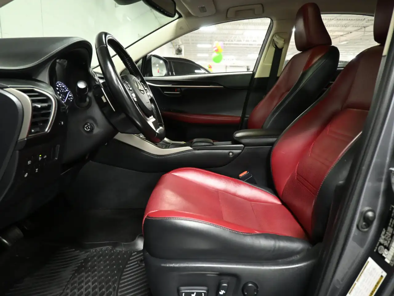 Lexus NX снимка Lexus NX