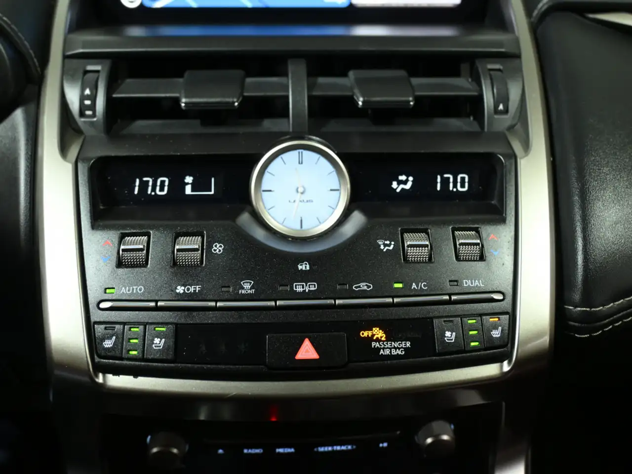 Lexus NX снимка Lexus NX