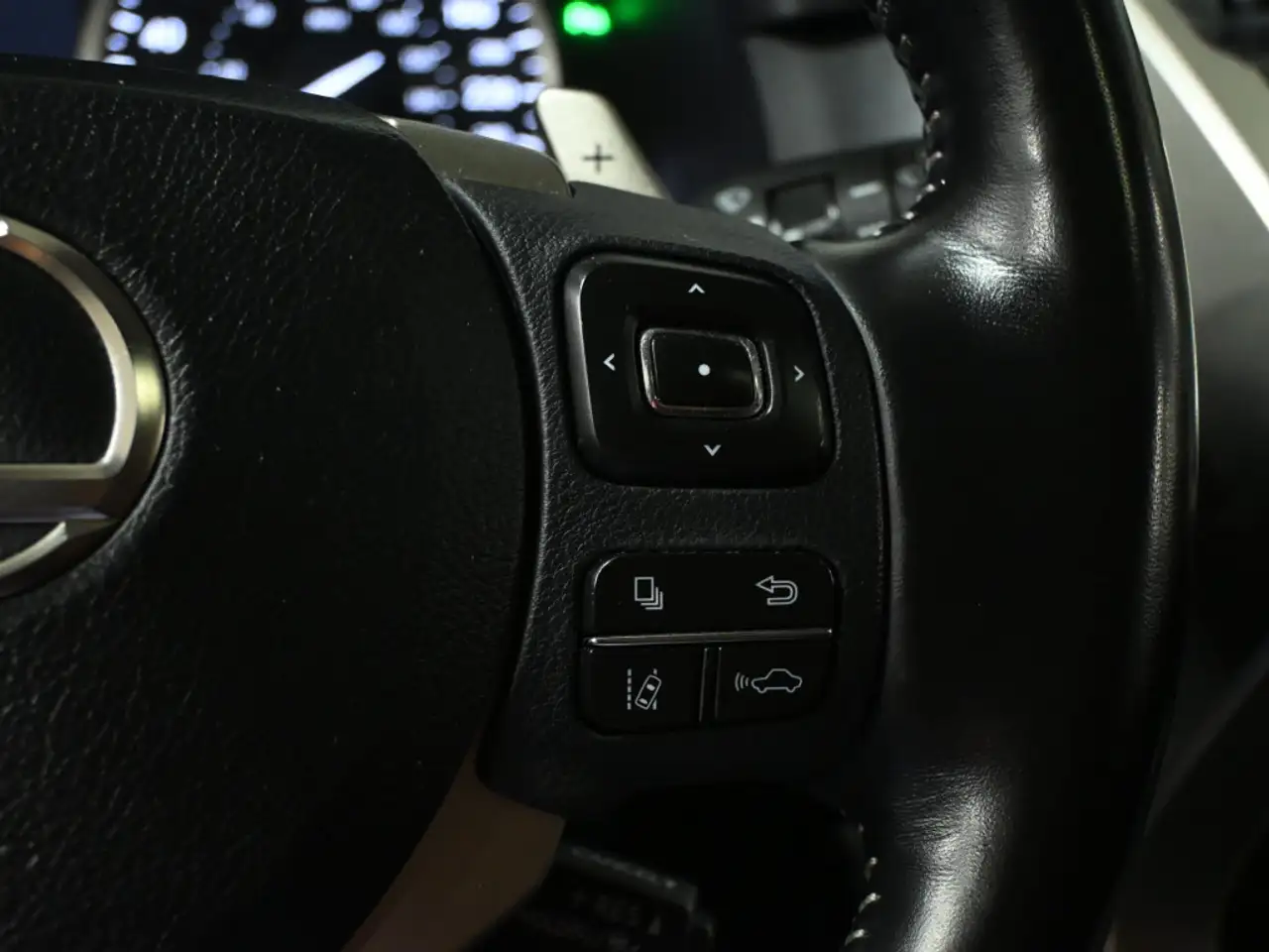 Lexus NX снимка Lexus NX