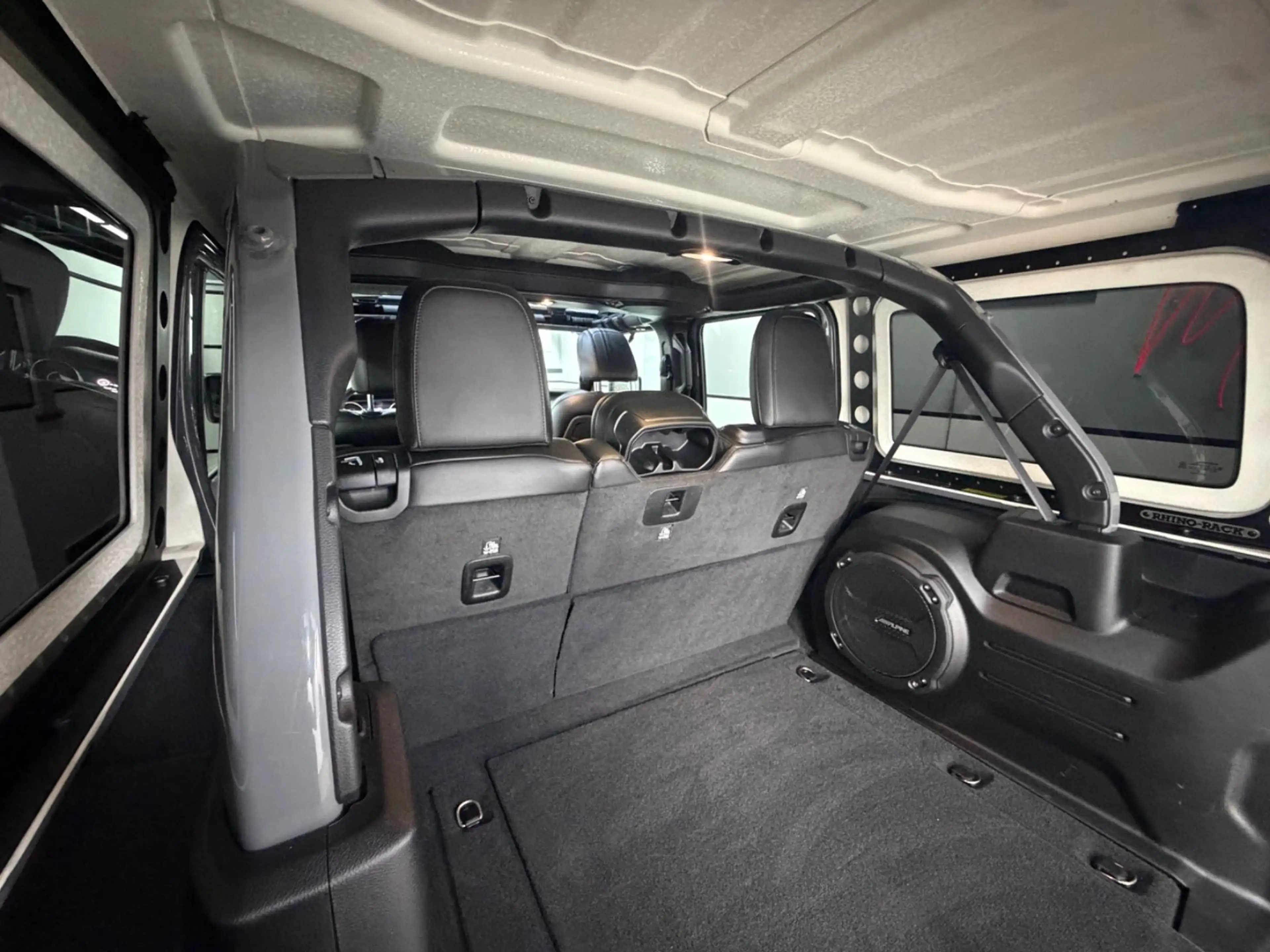Jeep Wrangler 6.4 V8 SRT Rubicon 392*SkyView*2Cam*ACC — photo 10