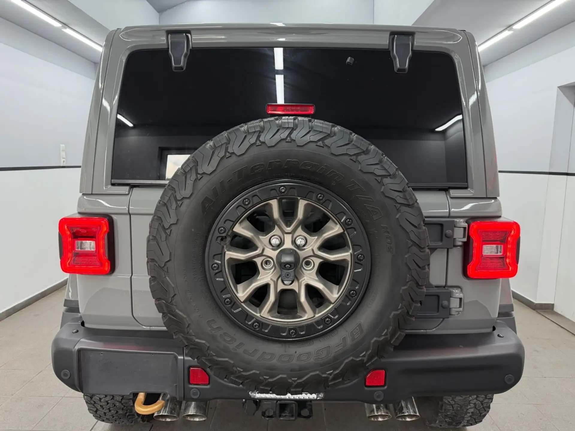 지프 Jeep Wrangler 2.0l T-GDI 2023 회색 사진 7