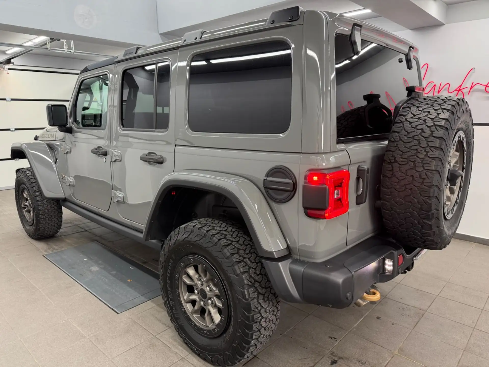 지프 Jeep Wrangler 2.0l T-GDI 2023 회색 사진 5