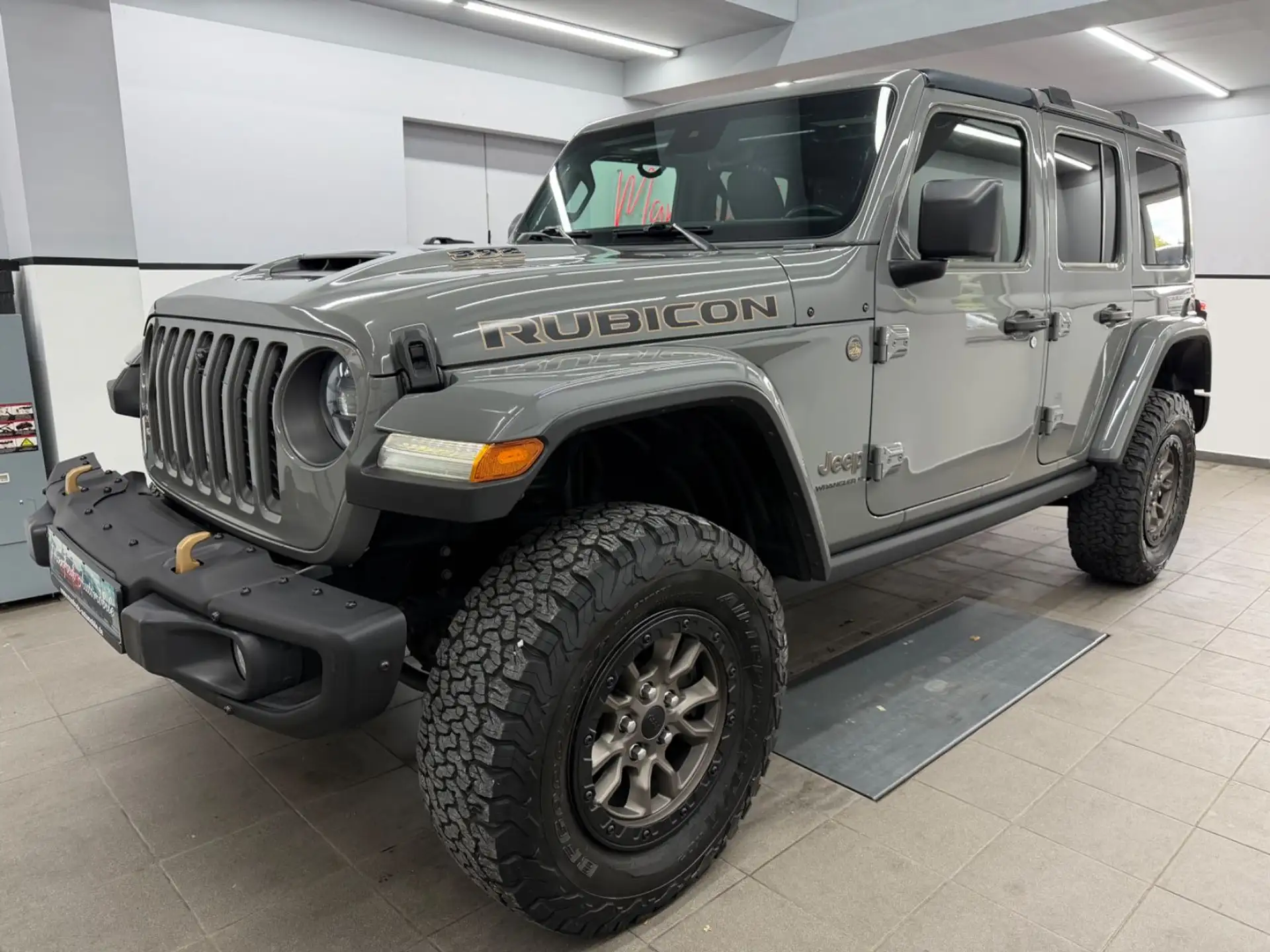 지프 Jeep Wrangler 2.0l T-GDI 2023 회색 사진 1