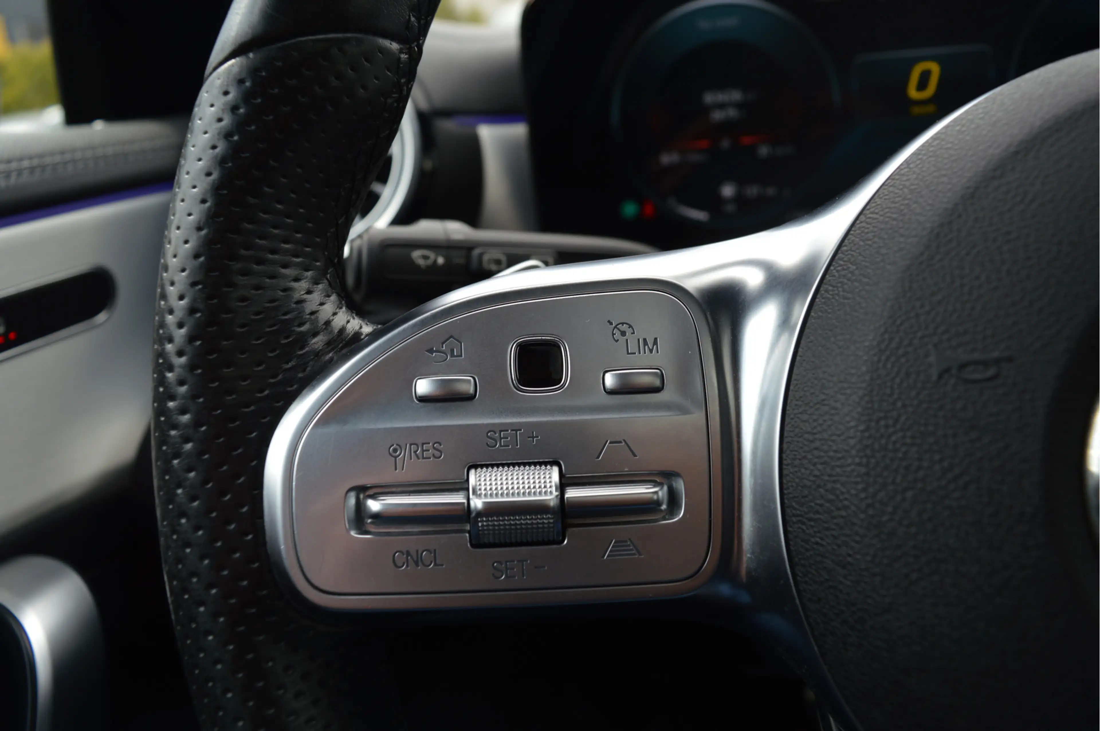 Mercedes-Benz CLA 200 Shooting Brake AMG Line | PANO | ACC | 360 CAM | H — photo 16
