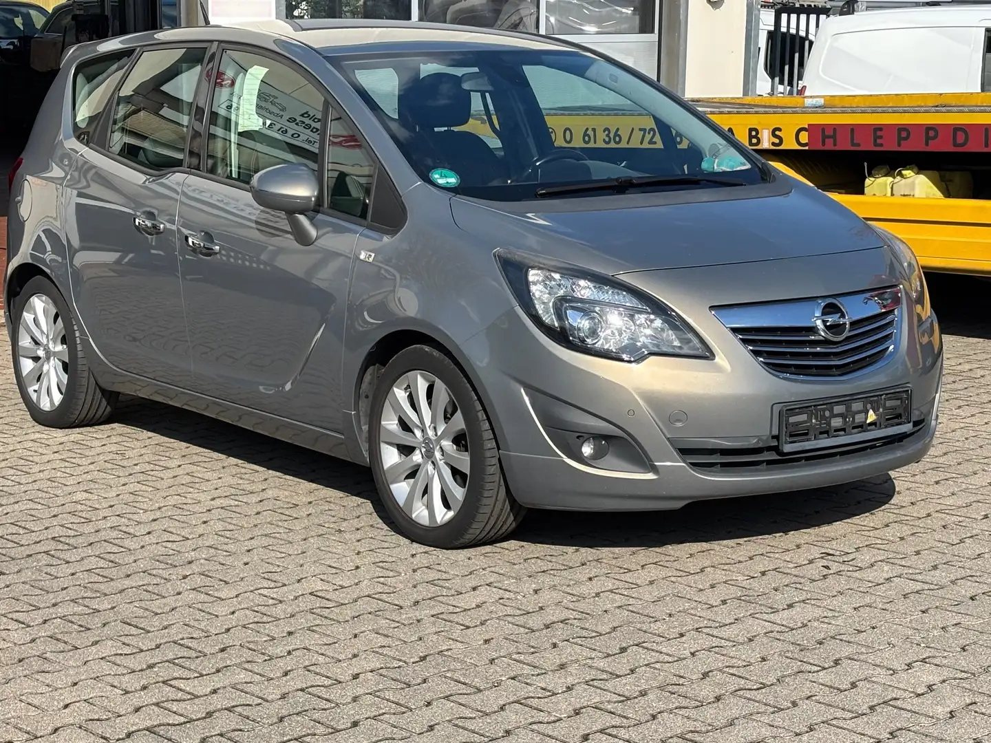 Opel Meriva 1,4 16V Innovation/Klimaaut./Navi/17"/1 Hand Grau - 1
