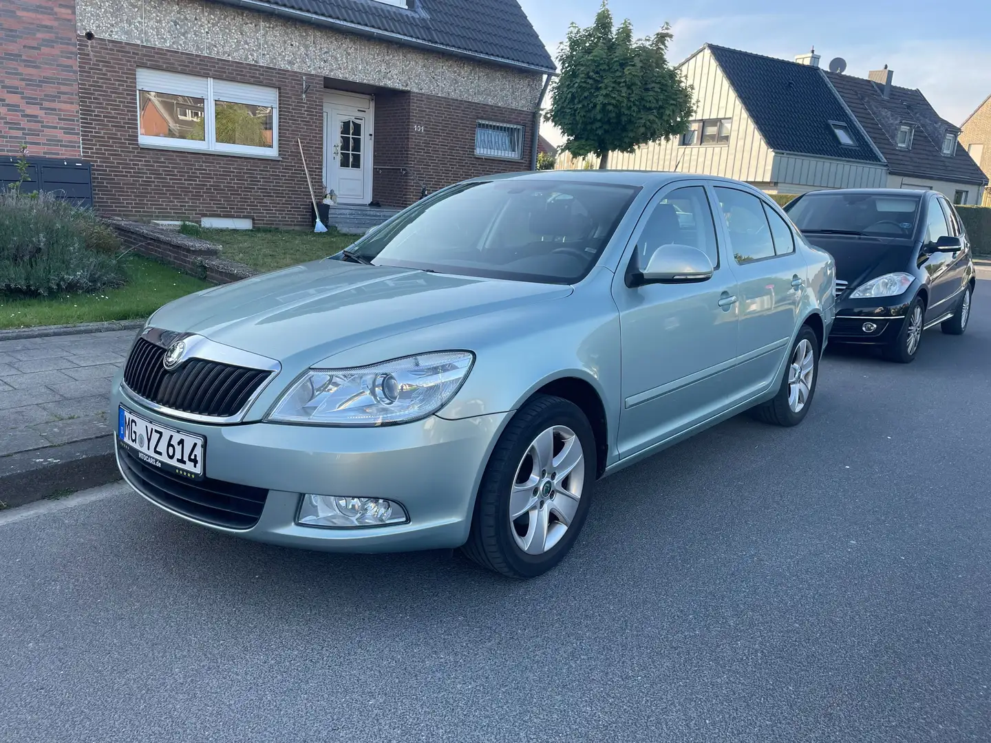 Skoda Octavia 2.Hand | Klima | Scheckheftgepflegt | Tüv 2/27 Blau - 1