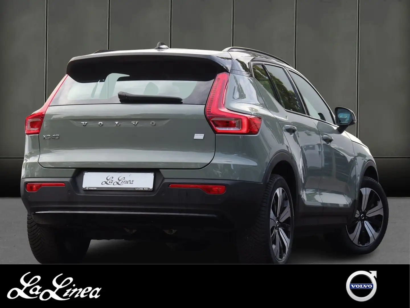 Volvo XC40 Recharge Pure Electric 2WD Plus NP:53.090,-//BL... Grün - 2