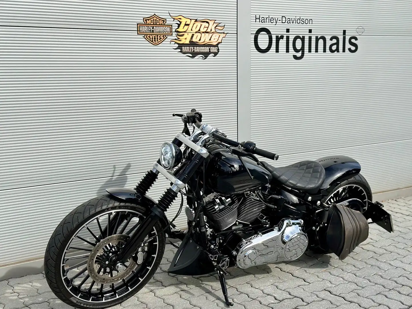 Harley-Davidson Softail Breakout Umbau Czarny - 2