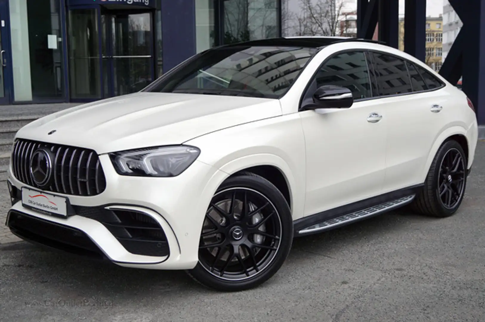 Mercedes-Benz GLE 63 AMG 4Matic+ Carbon Pano 22" Fondentertainmen Weiß - 2