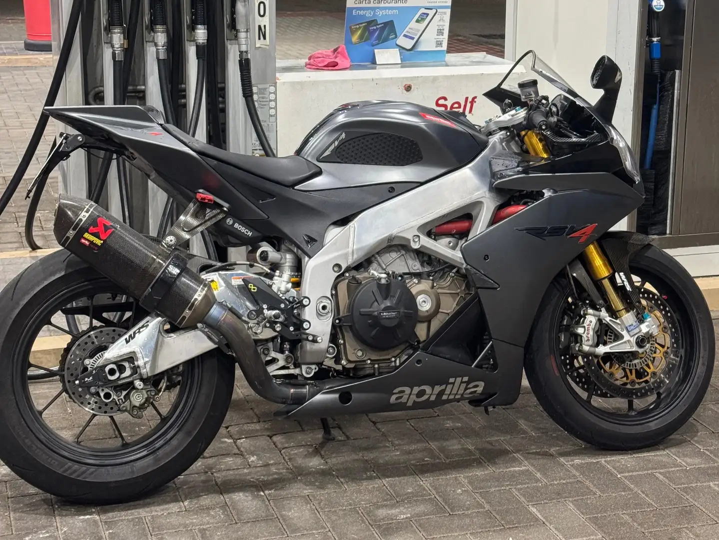 Aprilia RSV4 Factory Grigio - 2