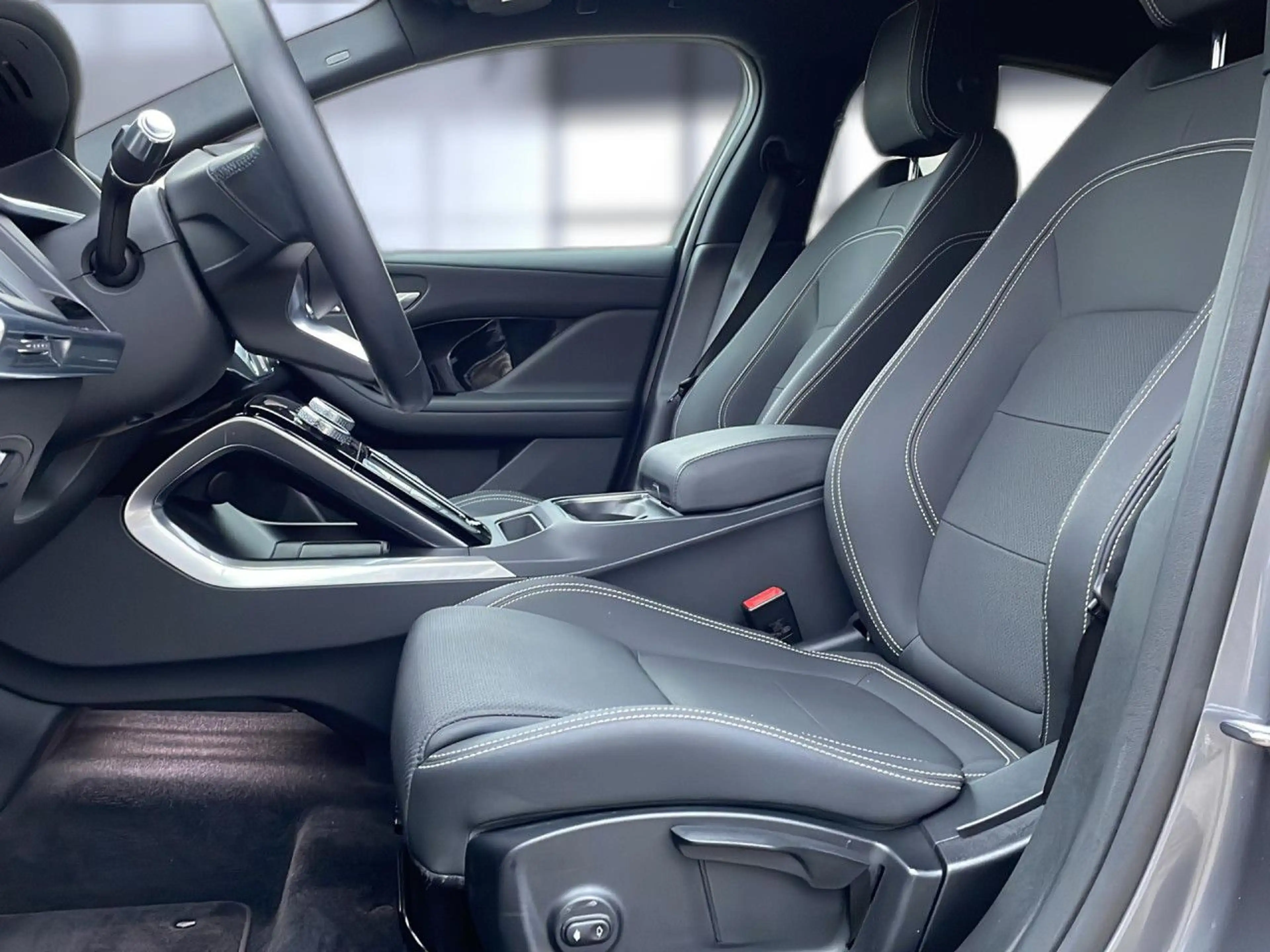 Jaguar I-Pace EV400 AWD S — photo 6