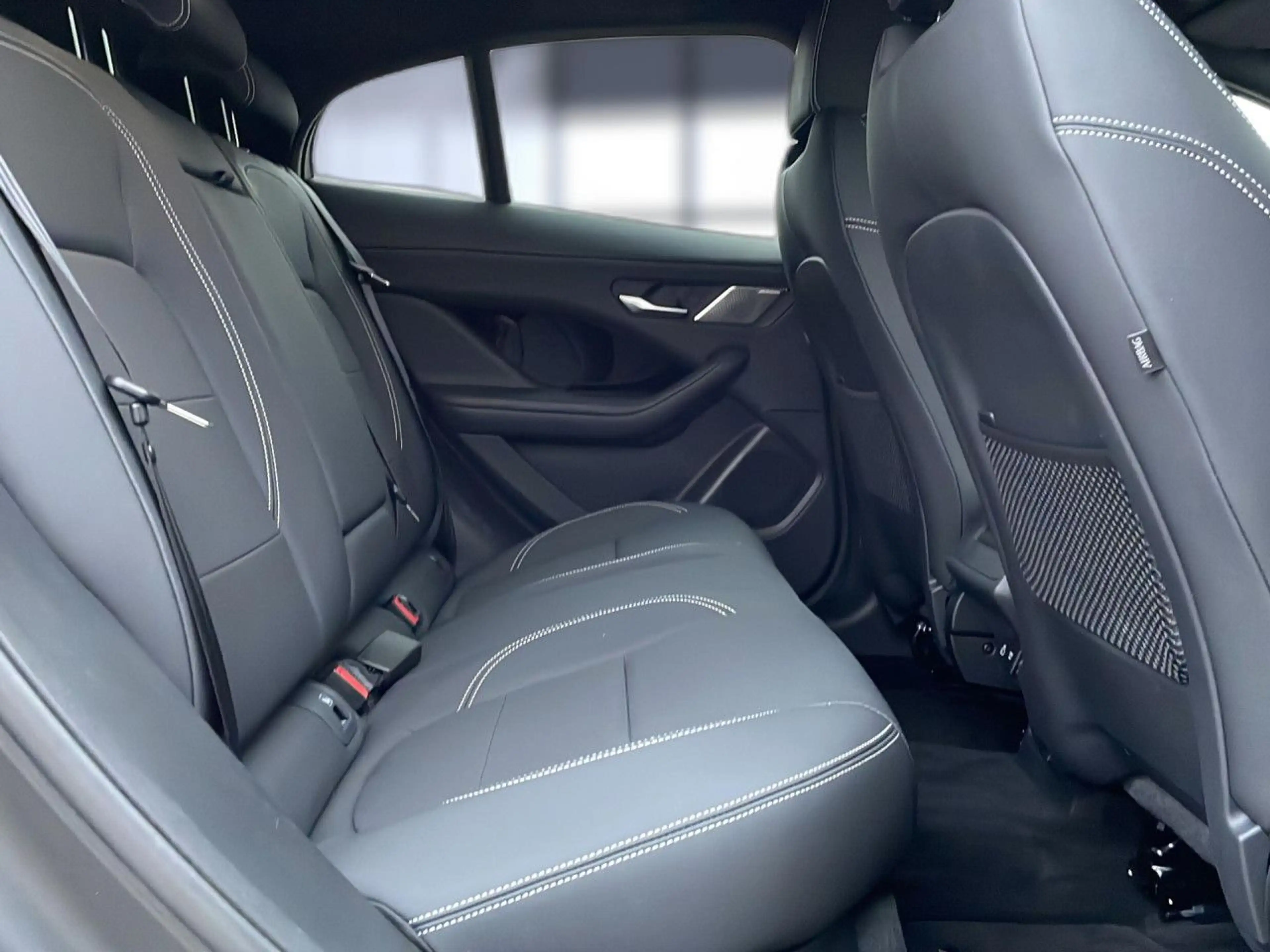 Jaguar I-Pace EV400 AWD S — photo 12