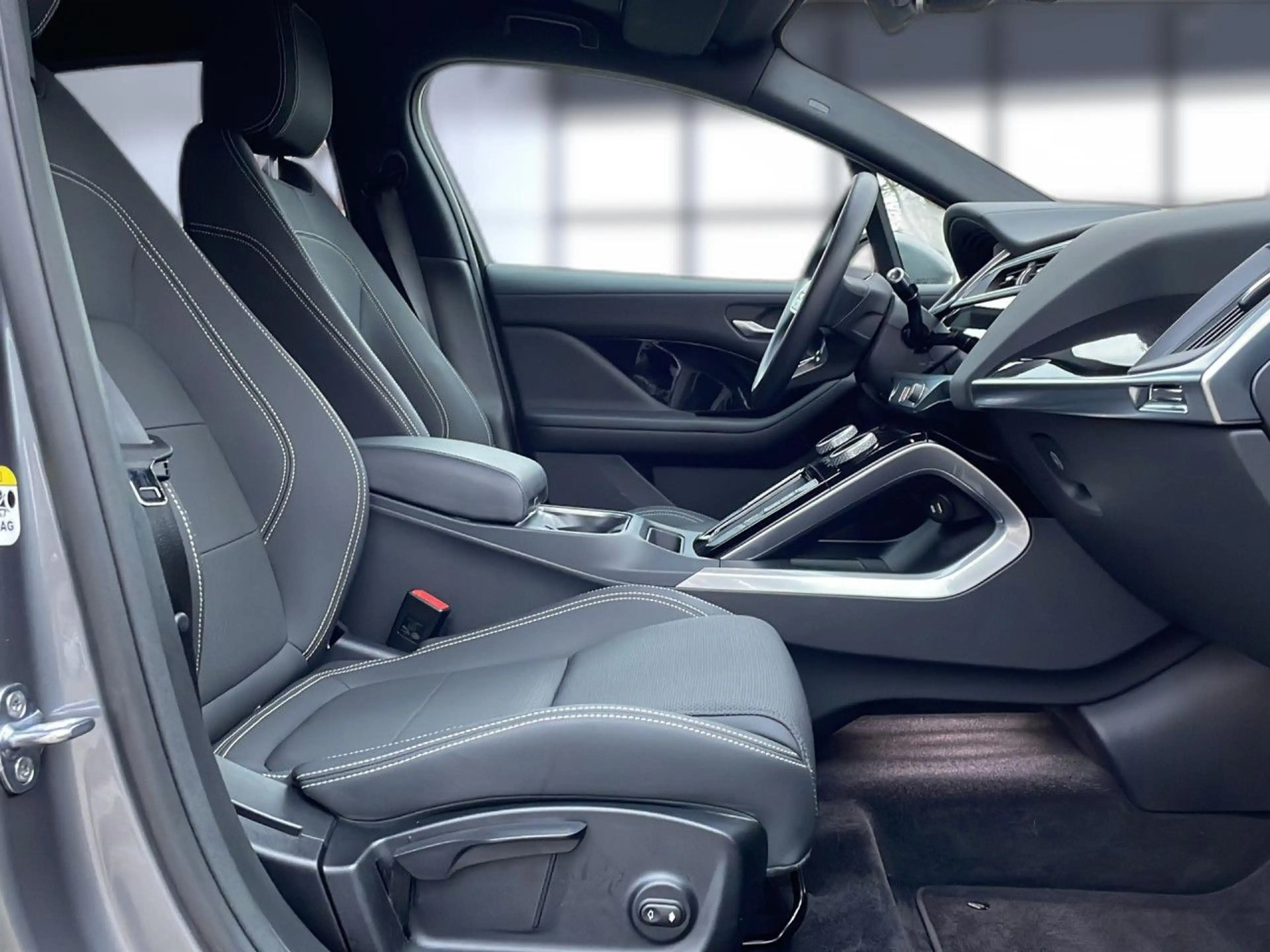 Jaguar I-Pace EV400 AWD S — photo 13