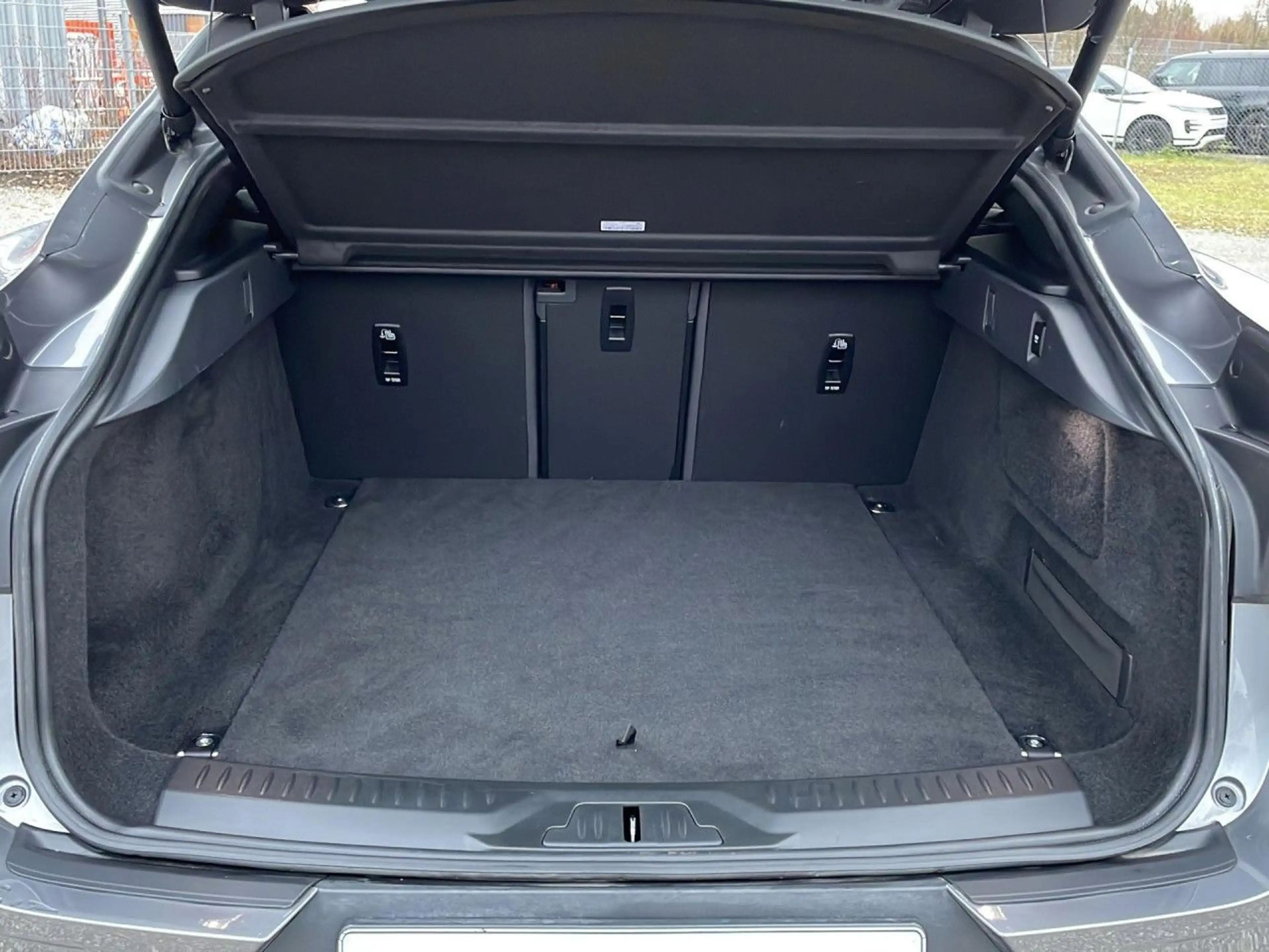 Jaguar I-Pace EV400 AWD S — photo 14