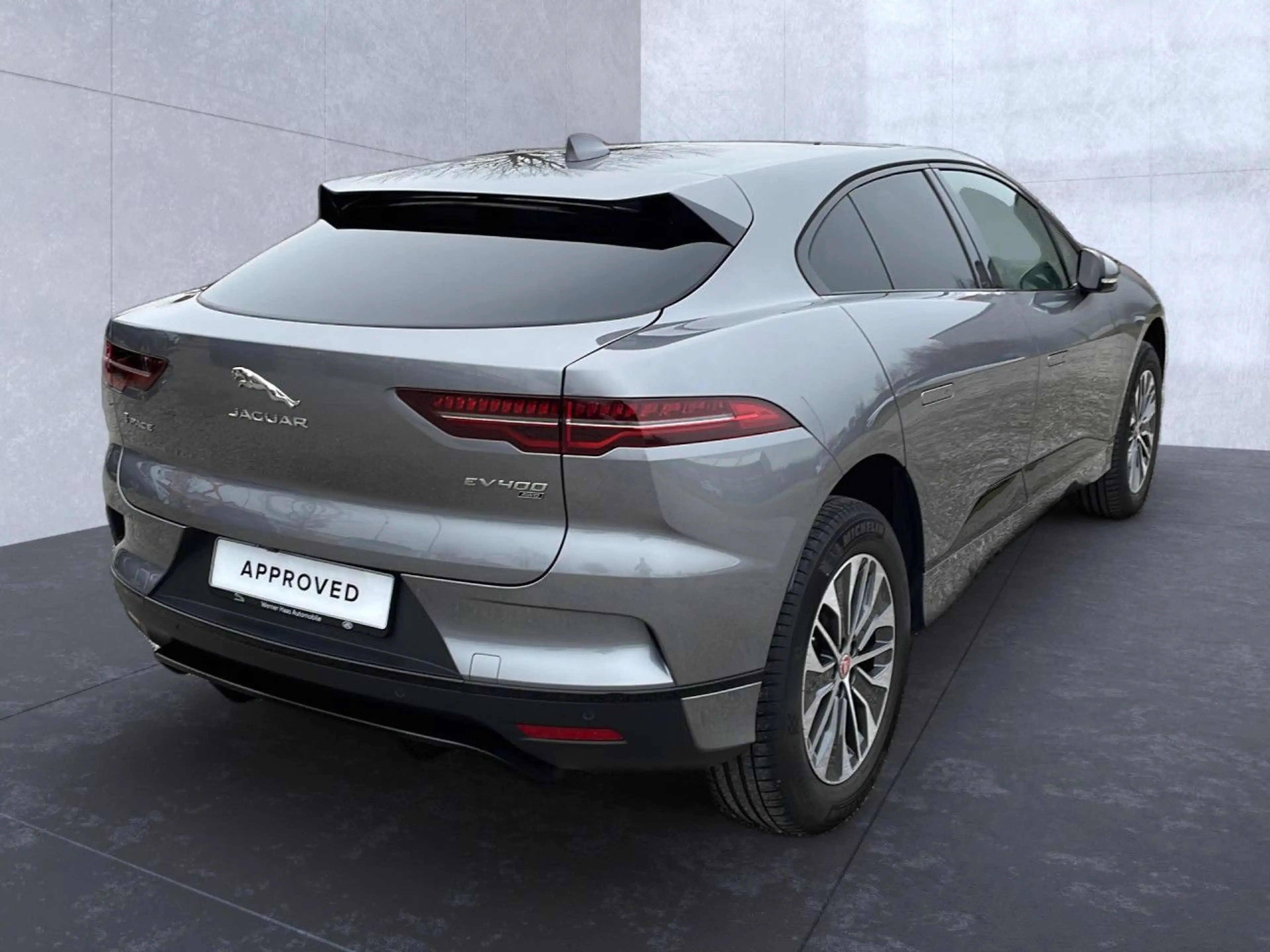 Jaguar I-Pace EV400 AWD S — photo 2