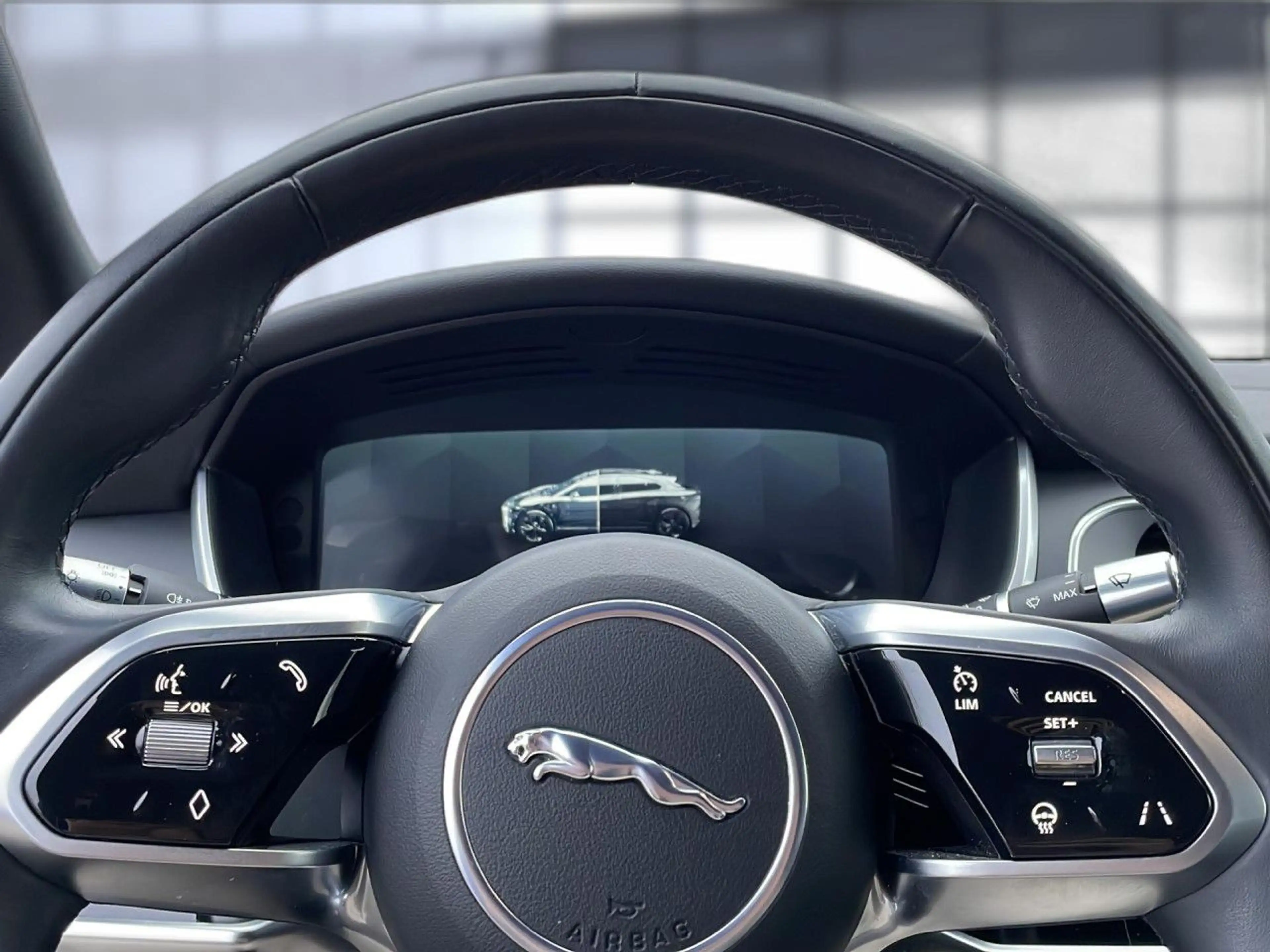 Jaguar I-Pace EV400 AWD S — photo 7