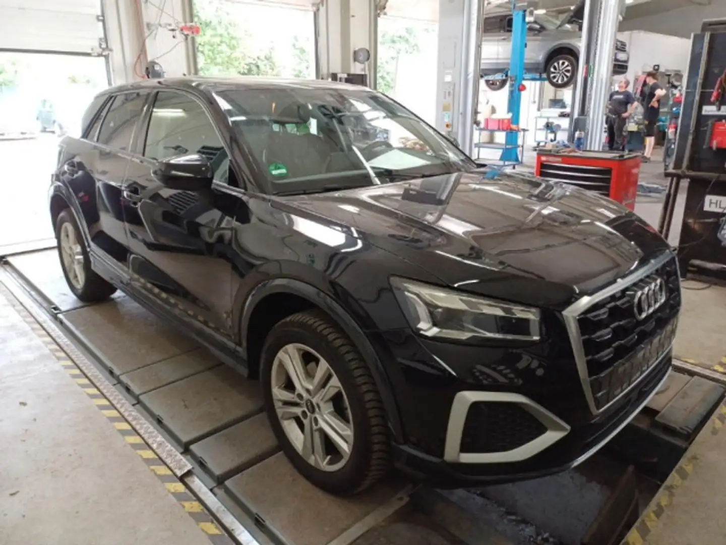 Audi Q2 35 TFSI S tronic advanced B&O RFK GRA Schwarz - 2