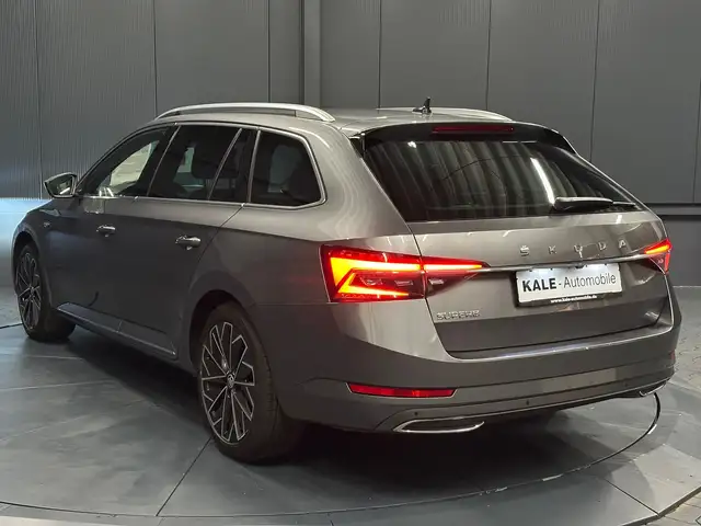 Skoda Superb view 3