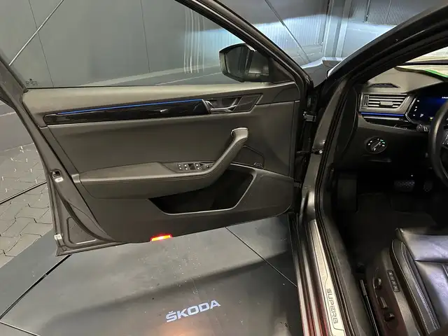 Skoda Superb view 11