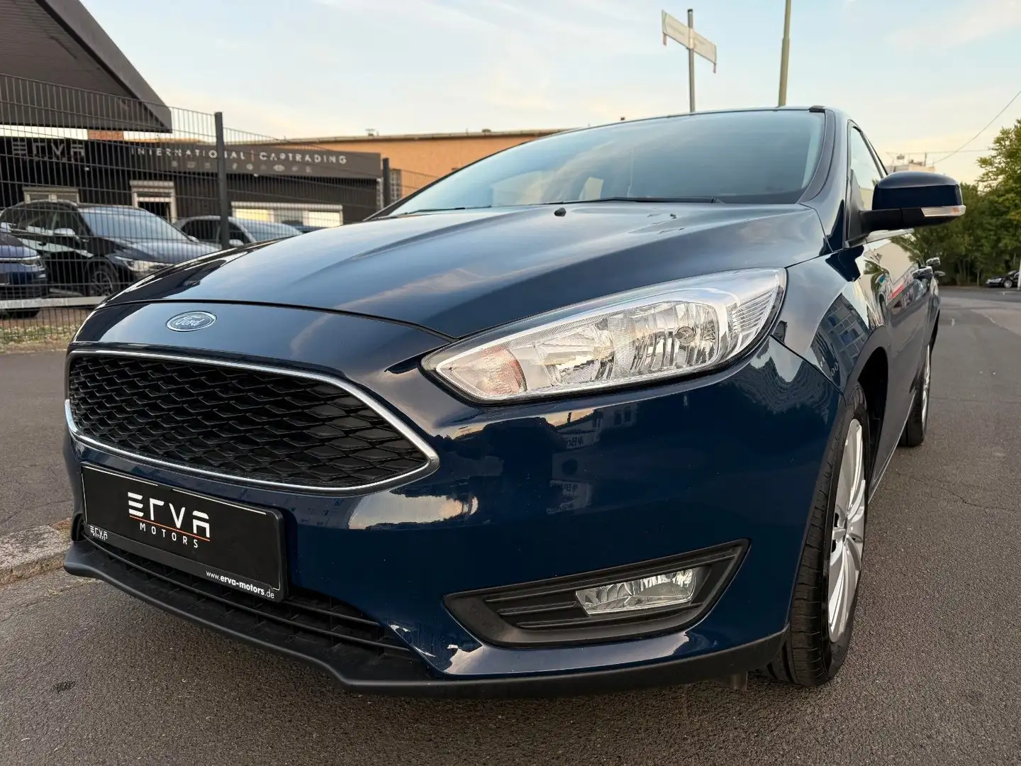 Ford Focus Turnier 1.0 EcoBoost Business | Navi Blau - 2
