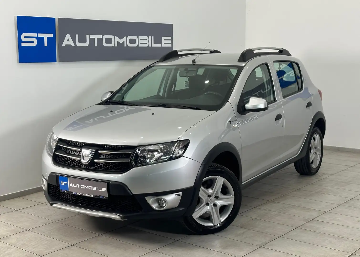 Dacia Sandero Stepway Prestige // NAVI // EINPARKHILFE // Grau - 1