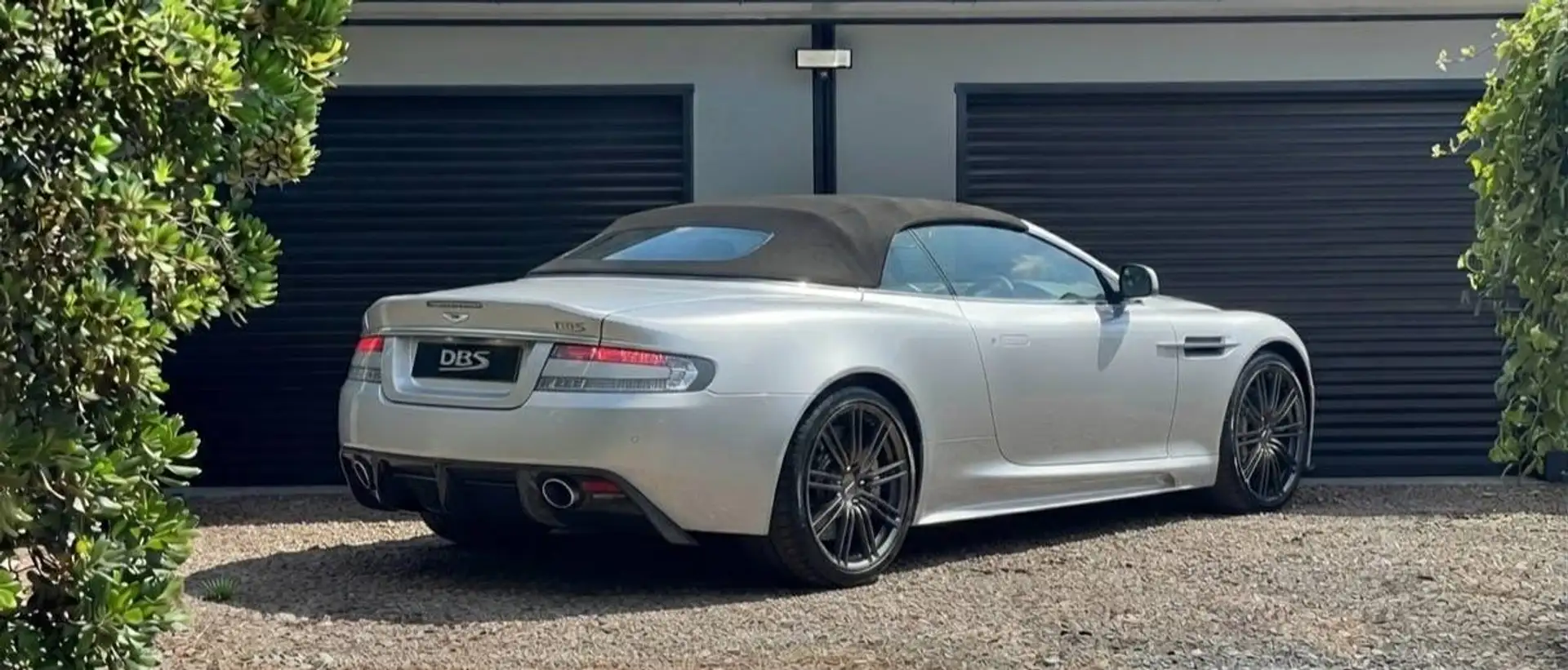애스턴마틴 DBS Volante 2010 은색 사진 4