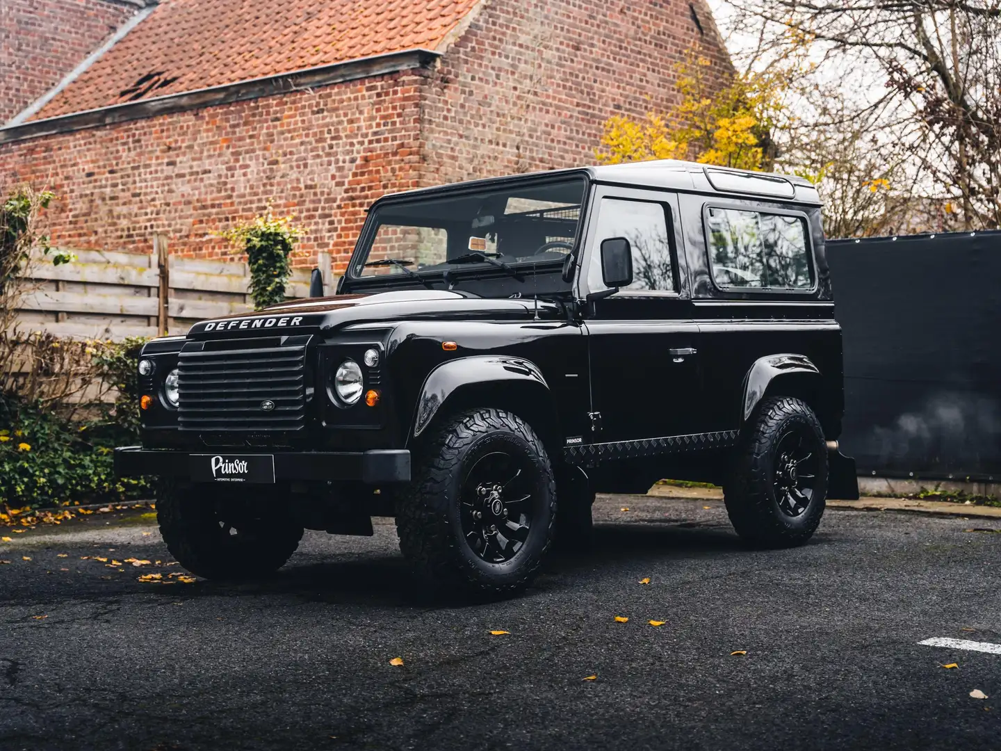 Land Rover Defender Defender 90 2,2 EURO 5 // AIRCO // 39,900 EX Noir - 1
