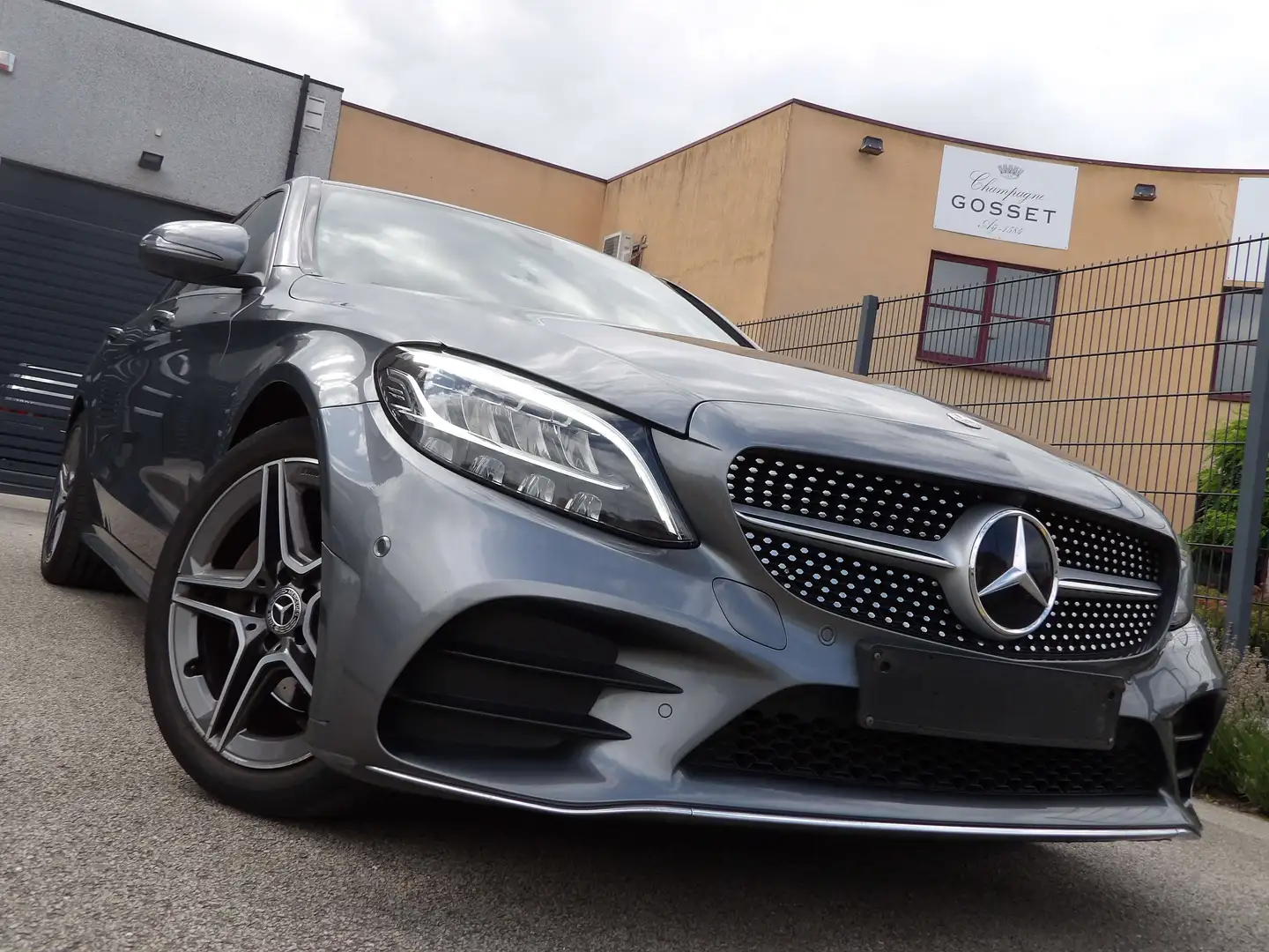 Mercedes-Benz C 180 C 180 9G-TRONIC AMG Line Gris - 1