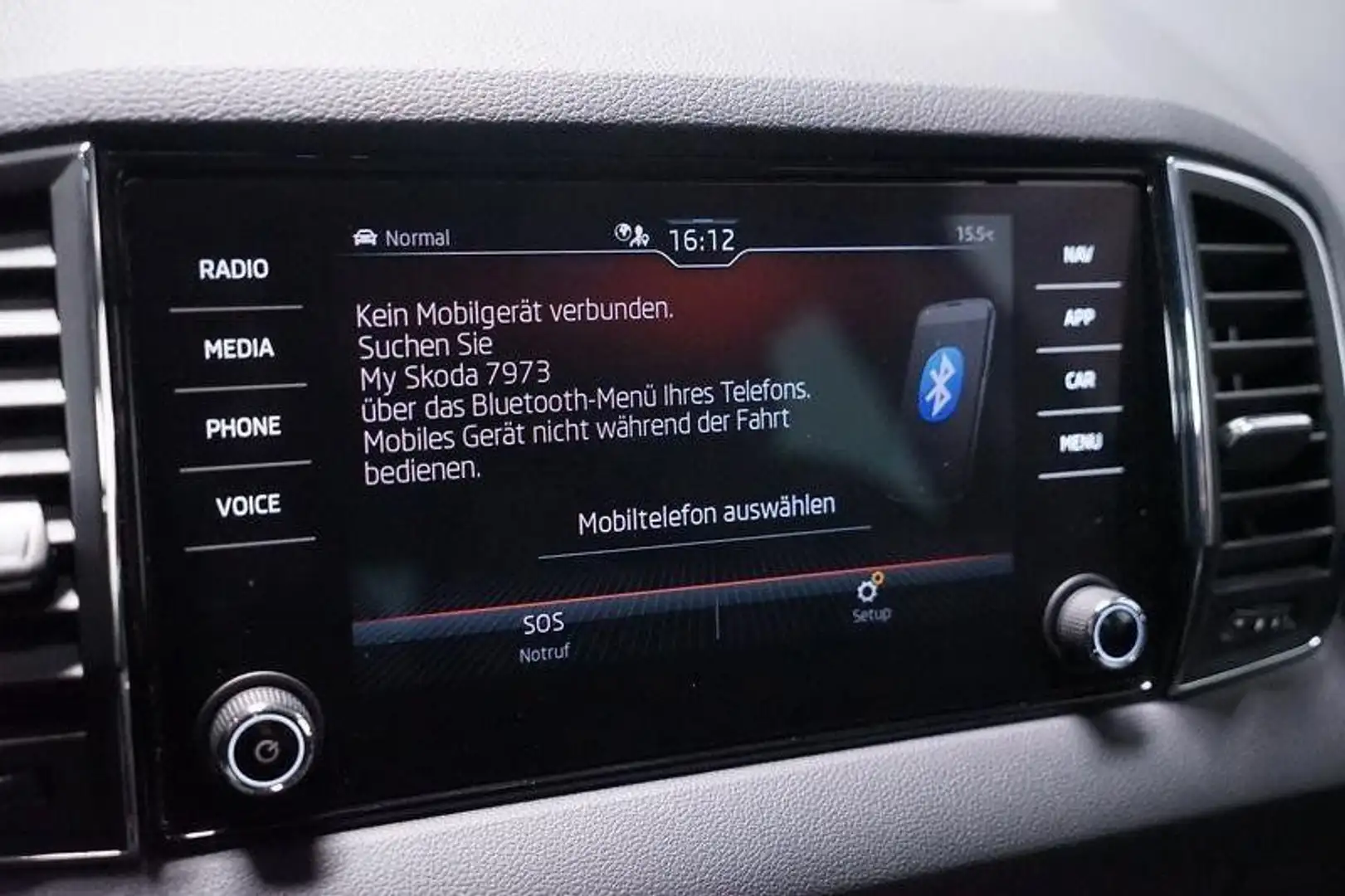 Skoda Karoq 2.0 TDI Style DSG/Kamera/ACC/AUT/KeyLess Silber - 1