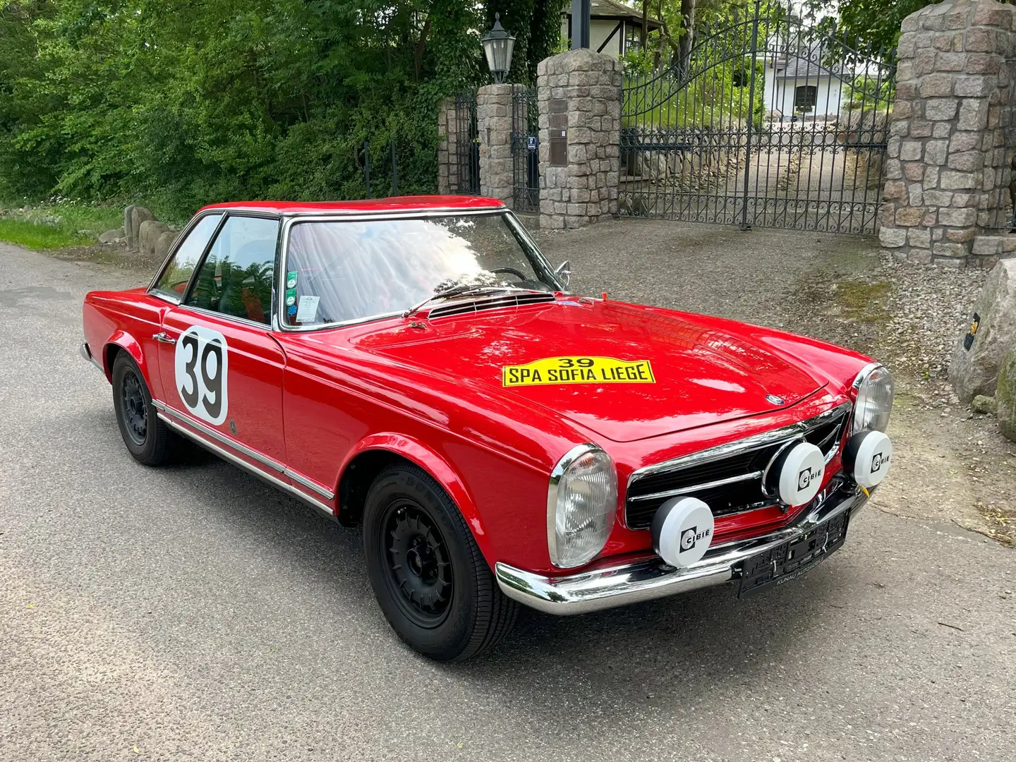 Mercedes-Benz 230 SL Böhringer Pagode mit FIA Wagenpass Rot - 2
