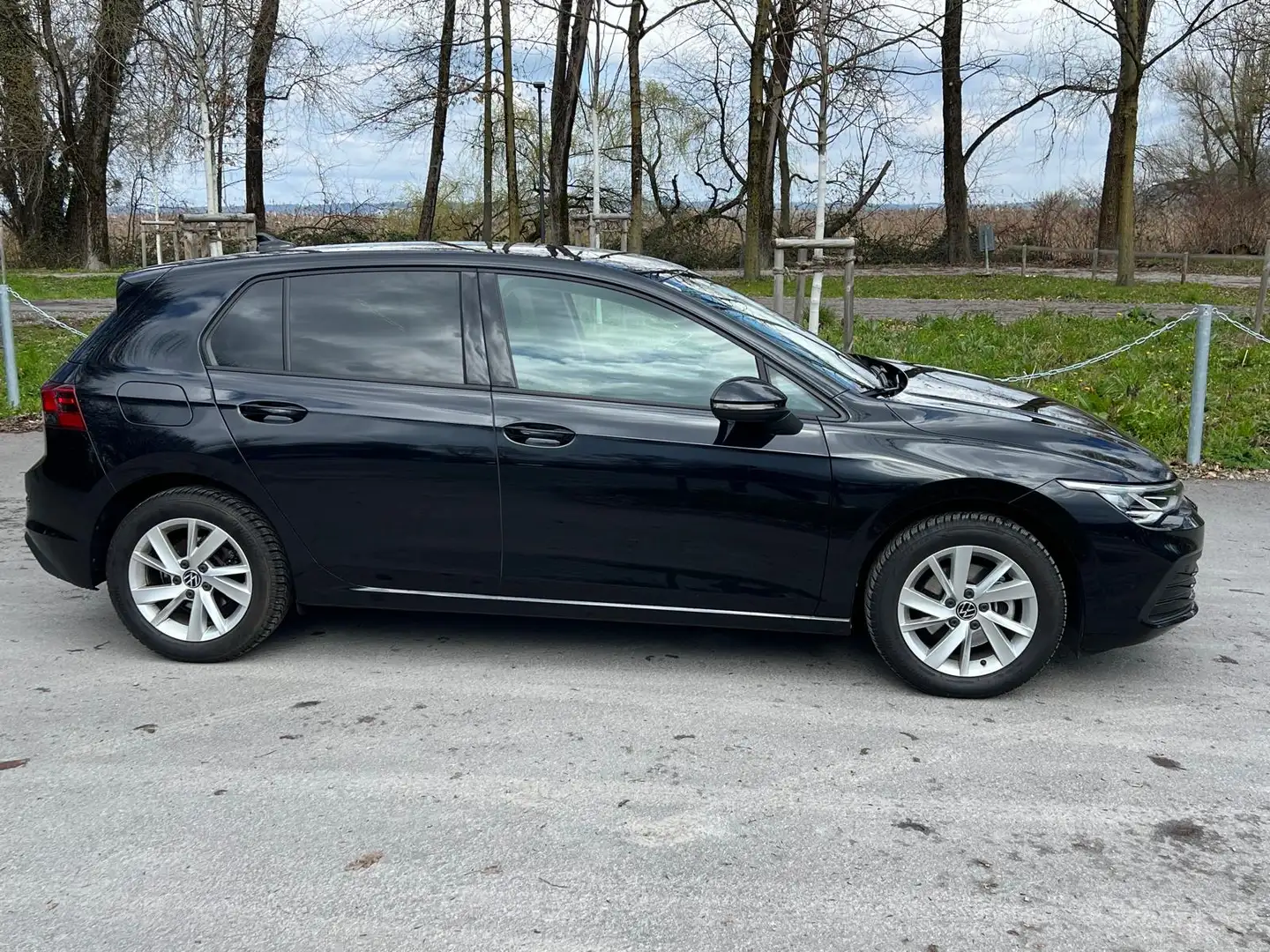 Volkswagen Golf Golf Life 1,0 TSI Life Schwarz - 2