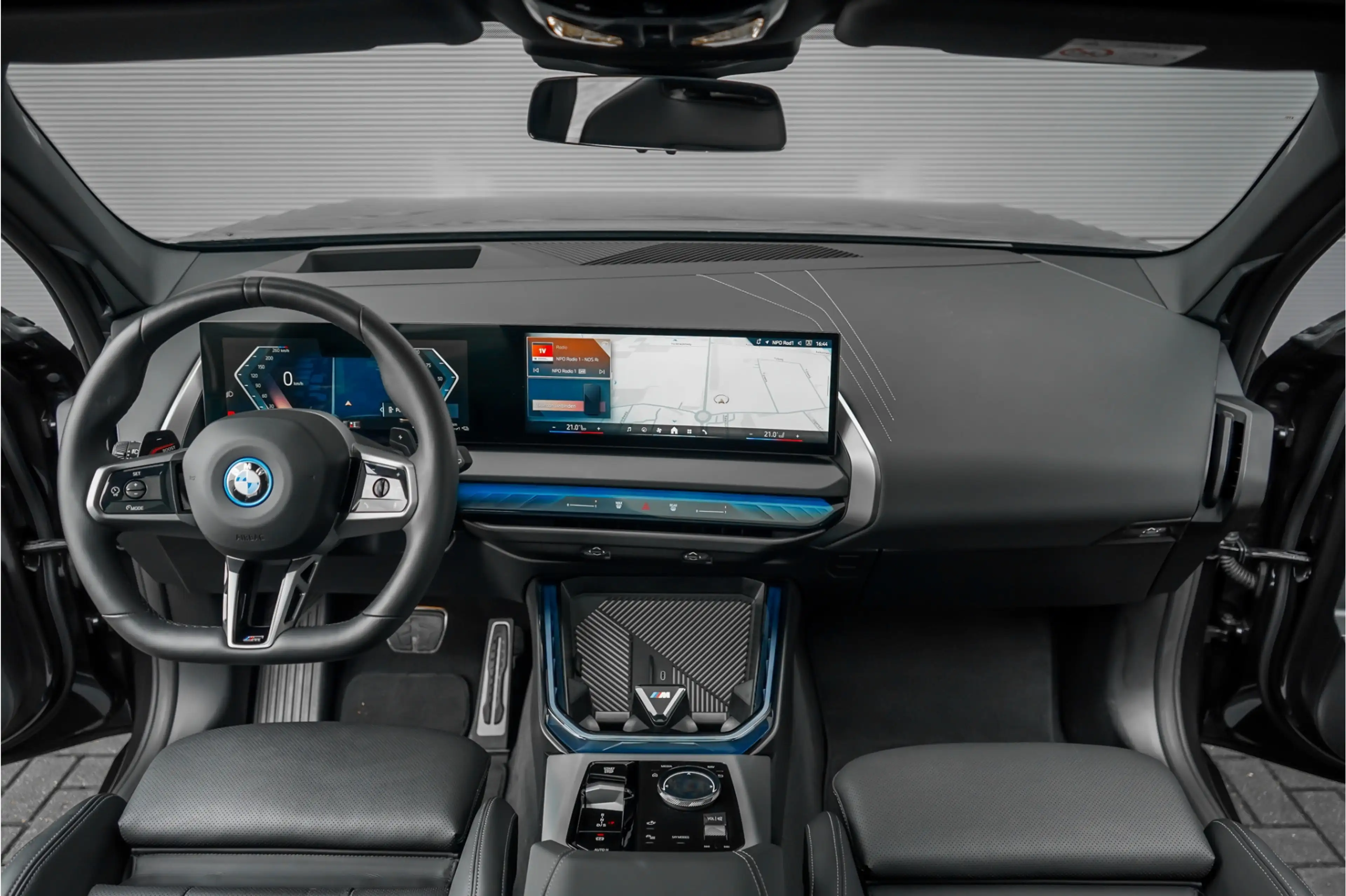 BMW X3 30e xDrive M-Sport Pano Driving Assist Plus 360° H — photo 2