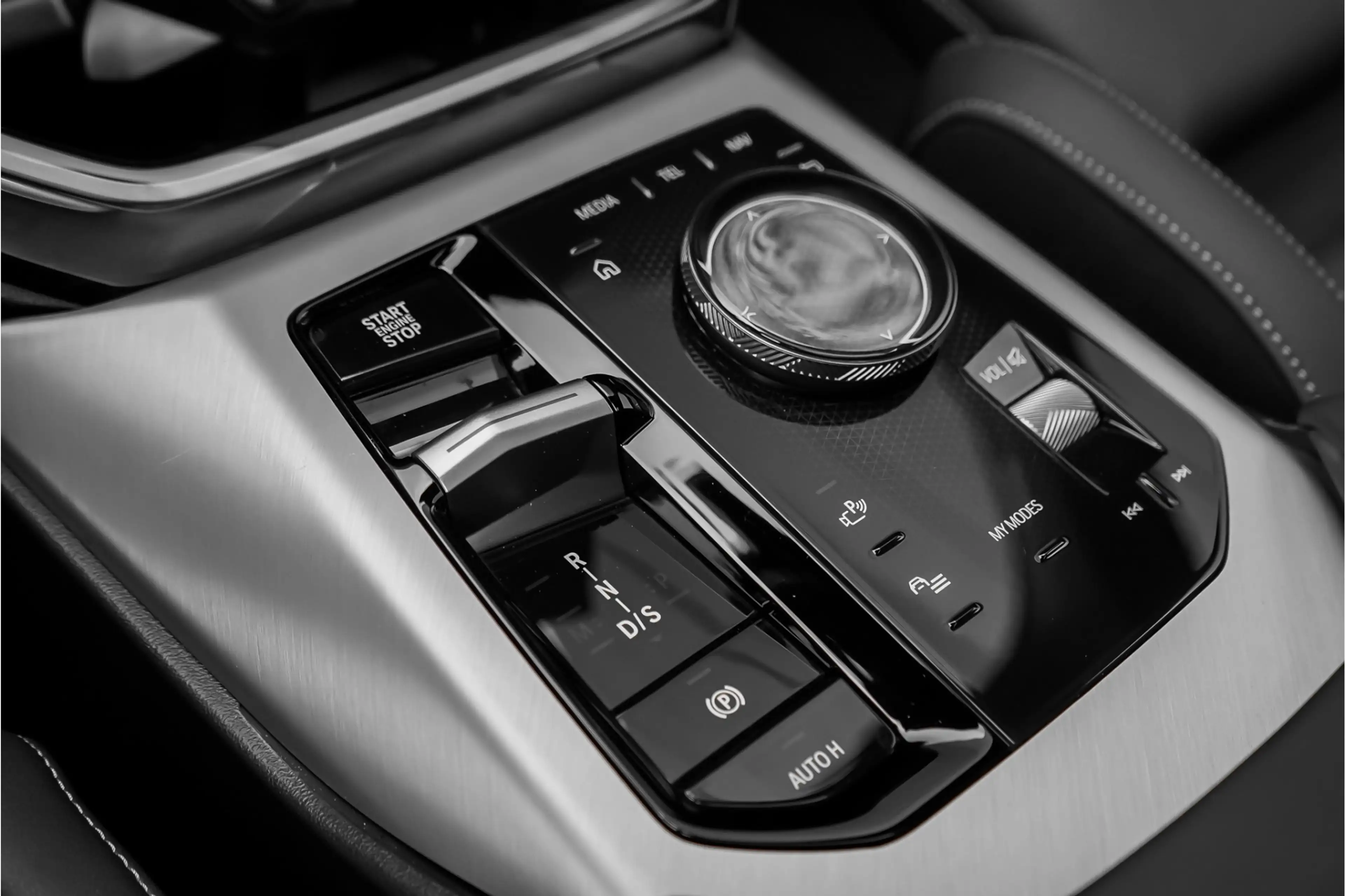 BMW X3 30e xDrive M-Sport Pano Driving Assist Plus 360° H — photo 33