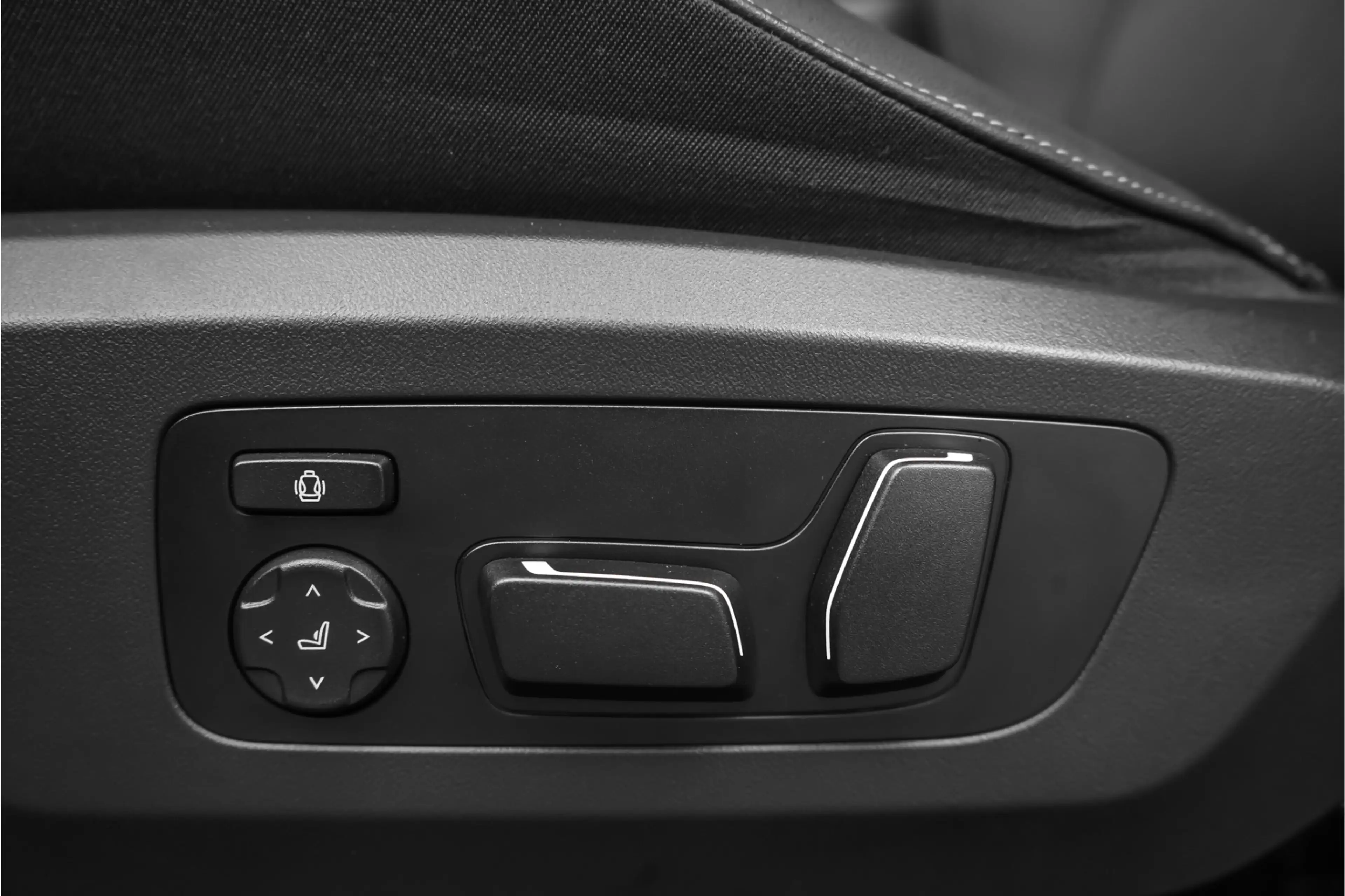 BMW X3 30e xDrive M-Sport Pano Driving Assist Plus 360° H — photo 35