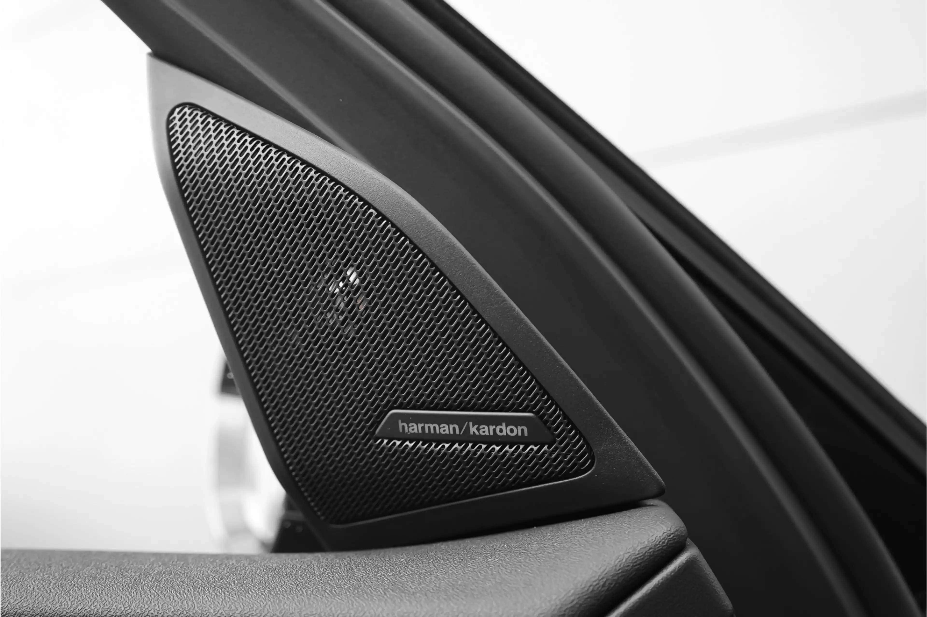 BMW X3 30e xDrive M-Sport Pano Driving Assist Plus 360° H — photo 24