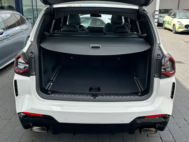 BMW X3 view 8